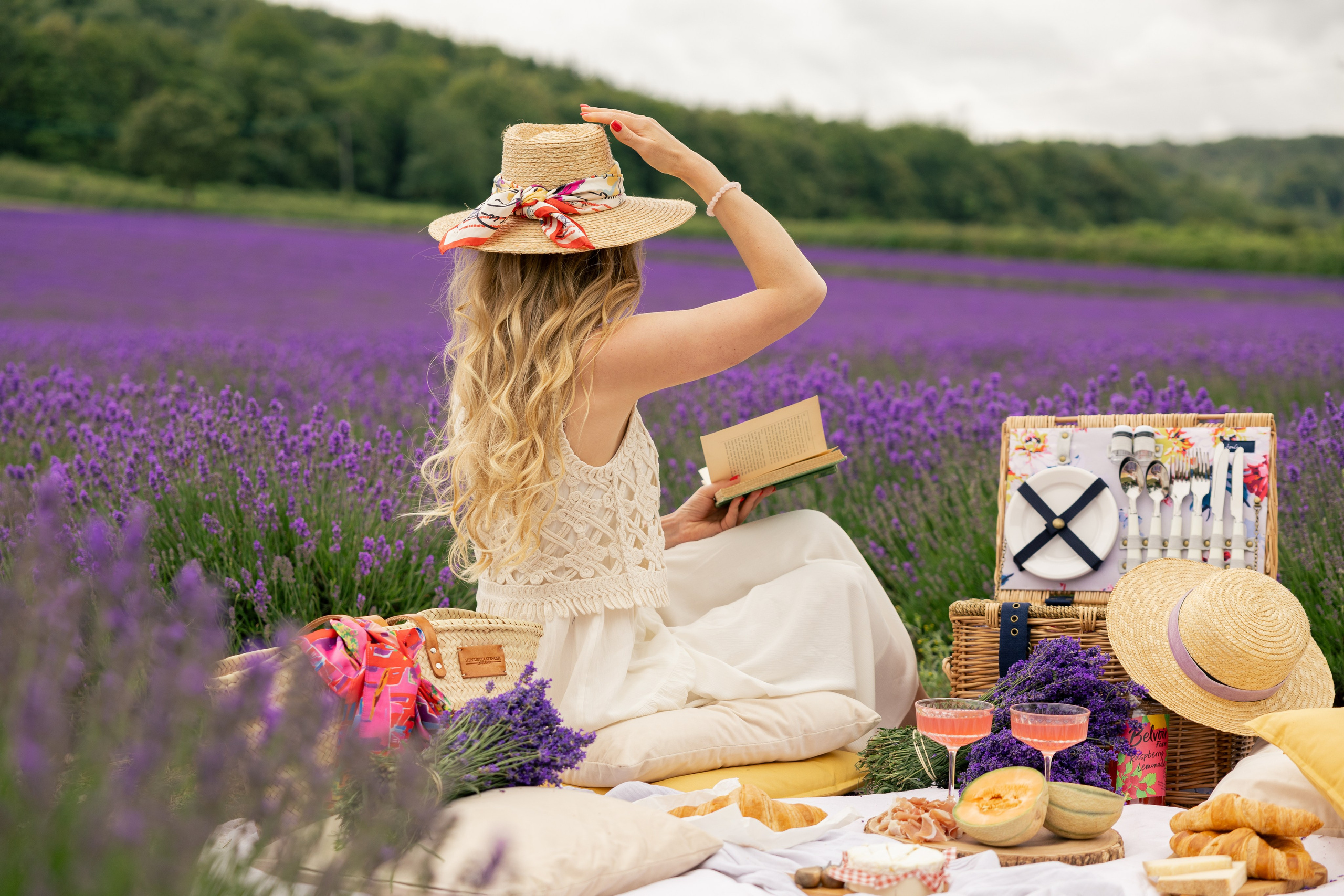 Lavender Picnics. PHOTOGRAPHER IN LONDON