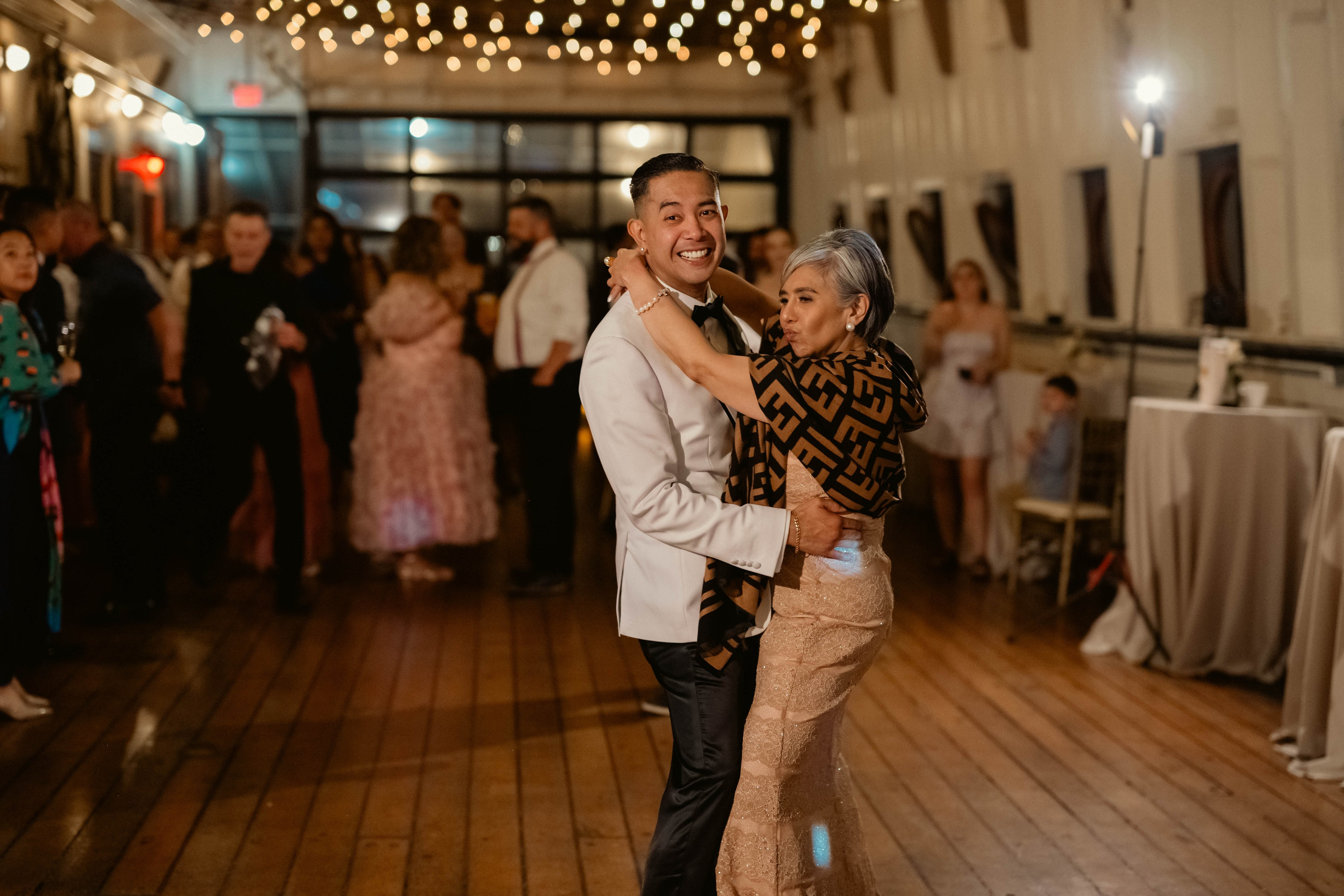 Kevin & Katie. Wedding & portrait photography in the Seattle Area. Helen Michelle photographer