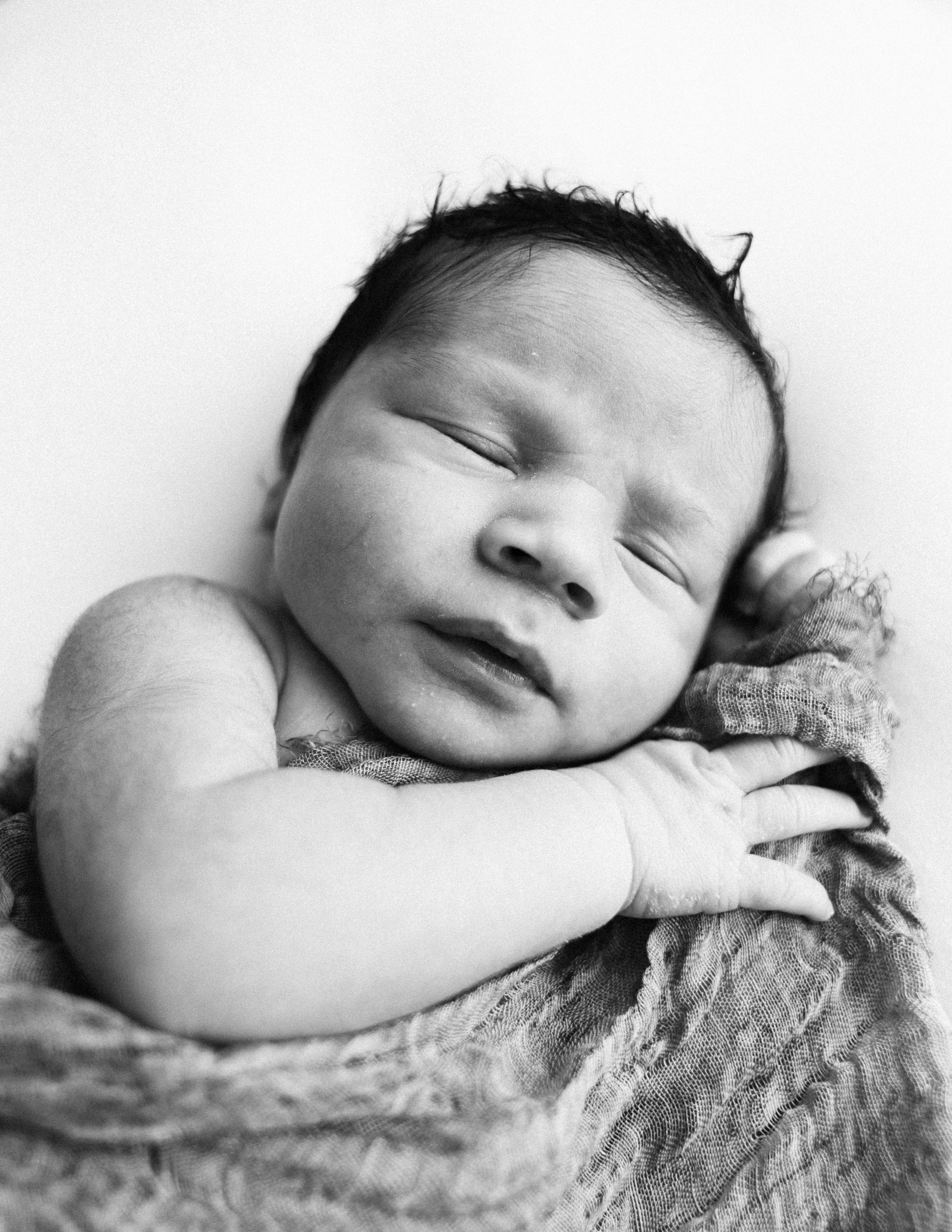 Lifestyle newborn. Los Angeles maternity, boudoir and family photographer