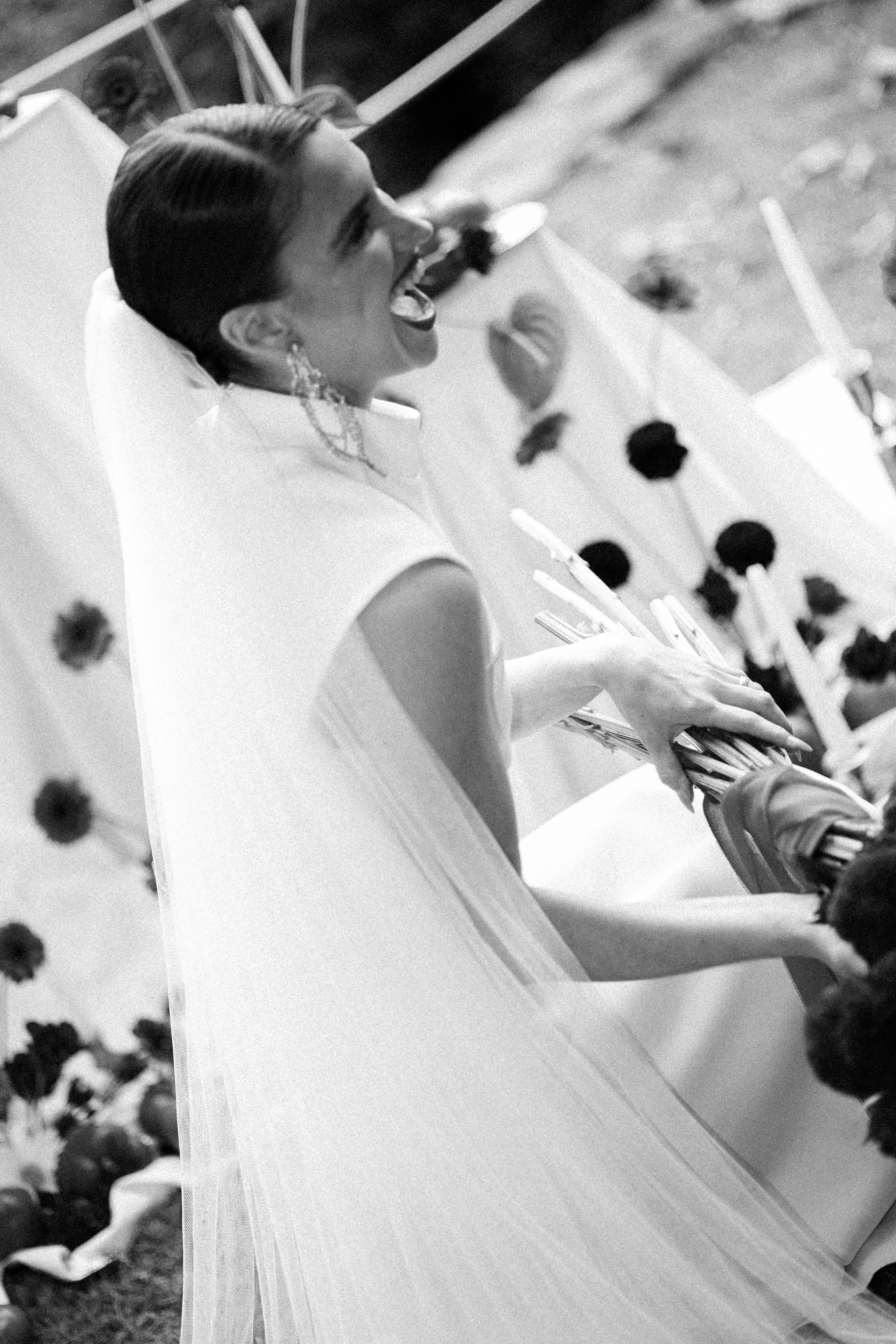 Julia — Red Wedding Editorial on Lake Como. Liza Bizzaro — Italy Wedding, Love Story & Portrait Photographer in Milan, Turin, Piedmont and Across Italy