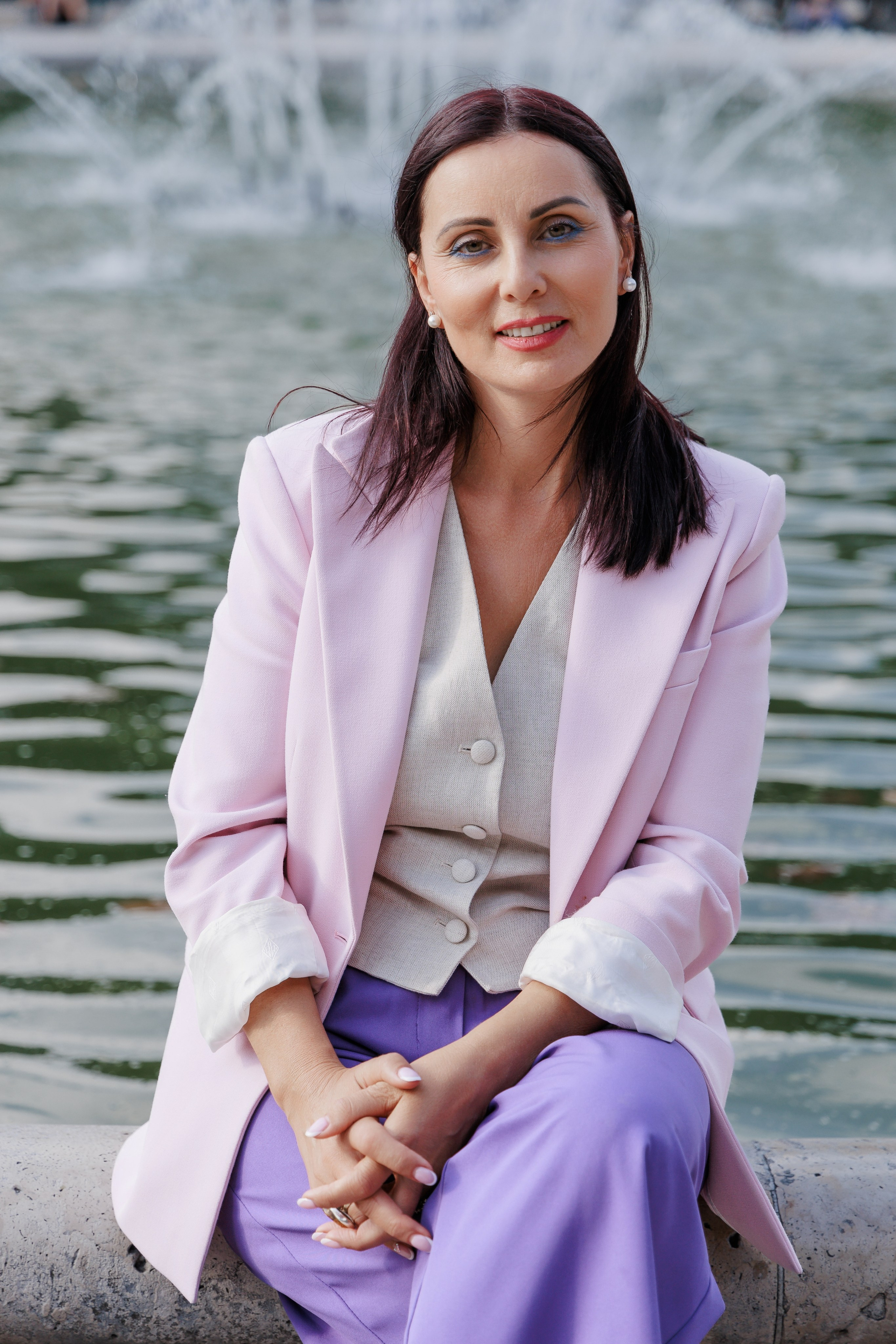 Timeless Elegance: Solo Photoshoot at Palais Royal. Photographe à Paris