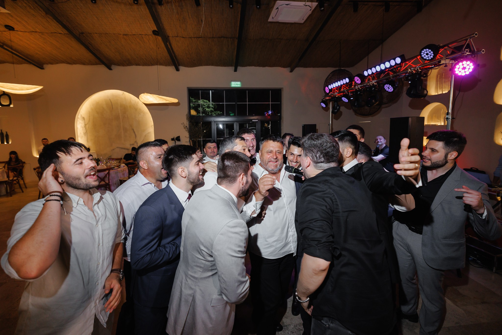 Mihaela si Nicolae - Nunta in locatie in aer liber la Nouvelle Events. Fotograf nunta Bucuresti - Manu Ivanciu | Fotograf botez