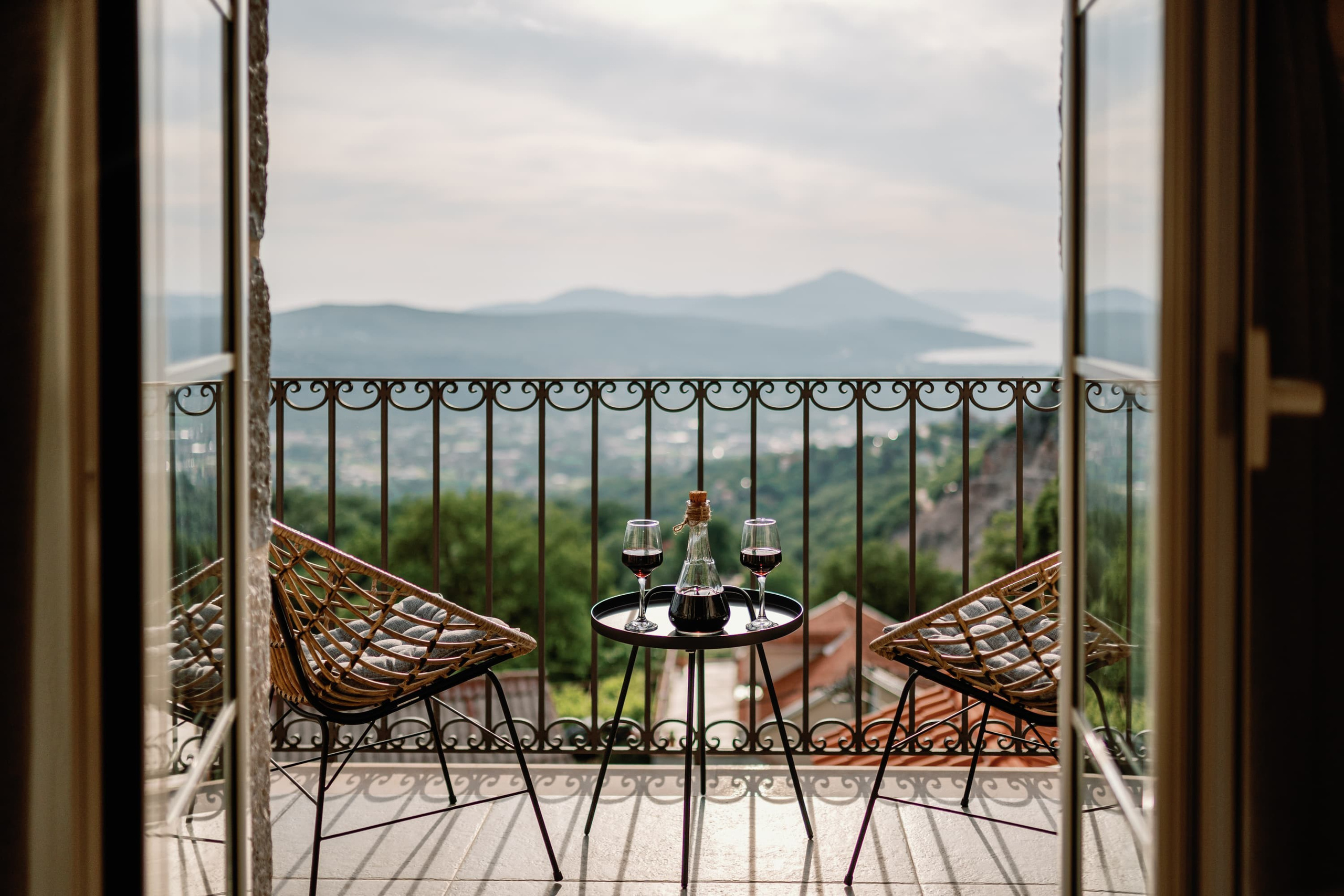 Real Estate Photography. Montenegro. EVAN ARISTOV WEDDING PHOTOGRAPHY — Seattle Wedding Photographer