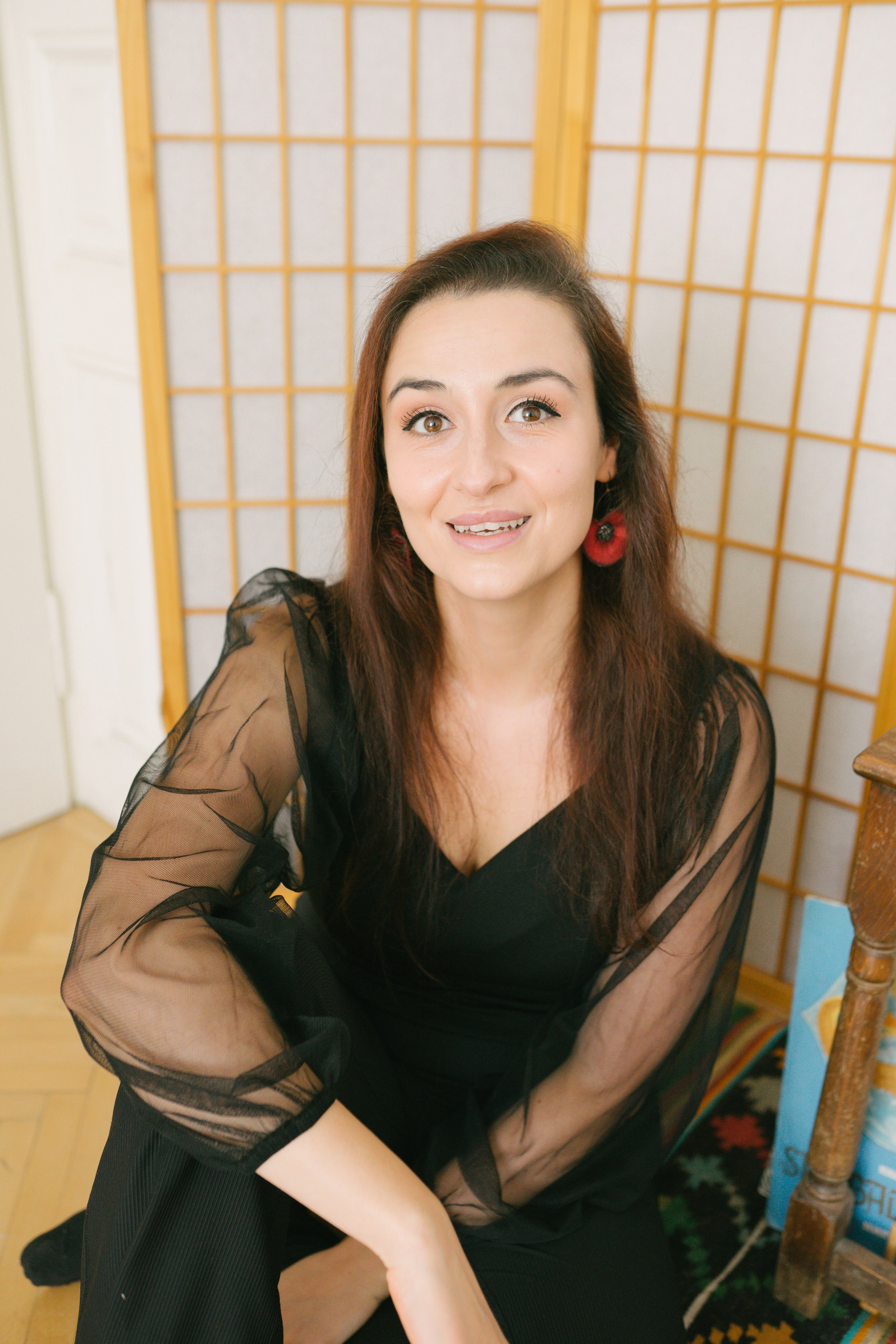 Fotografie de Portret Brașov | Artist Mădălina Beda. Madalina Beda- Artist vizual, fotograf, doula la nastere, consultant babywearing Brasov si in toata tara