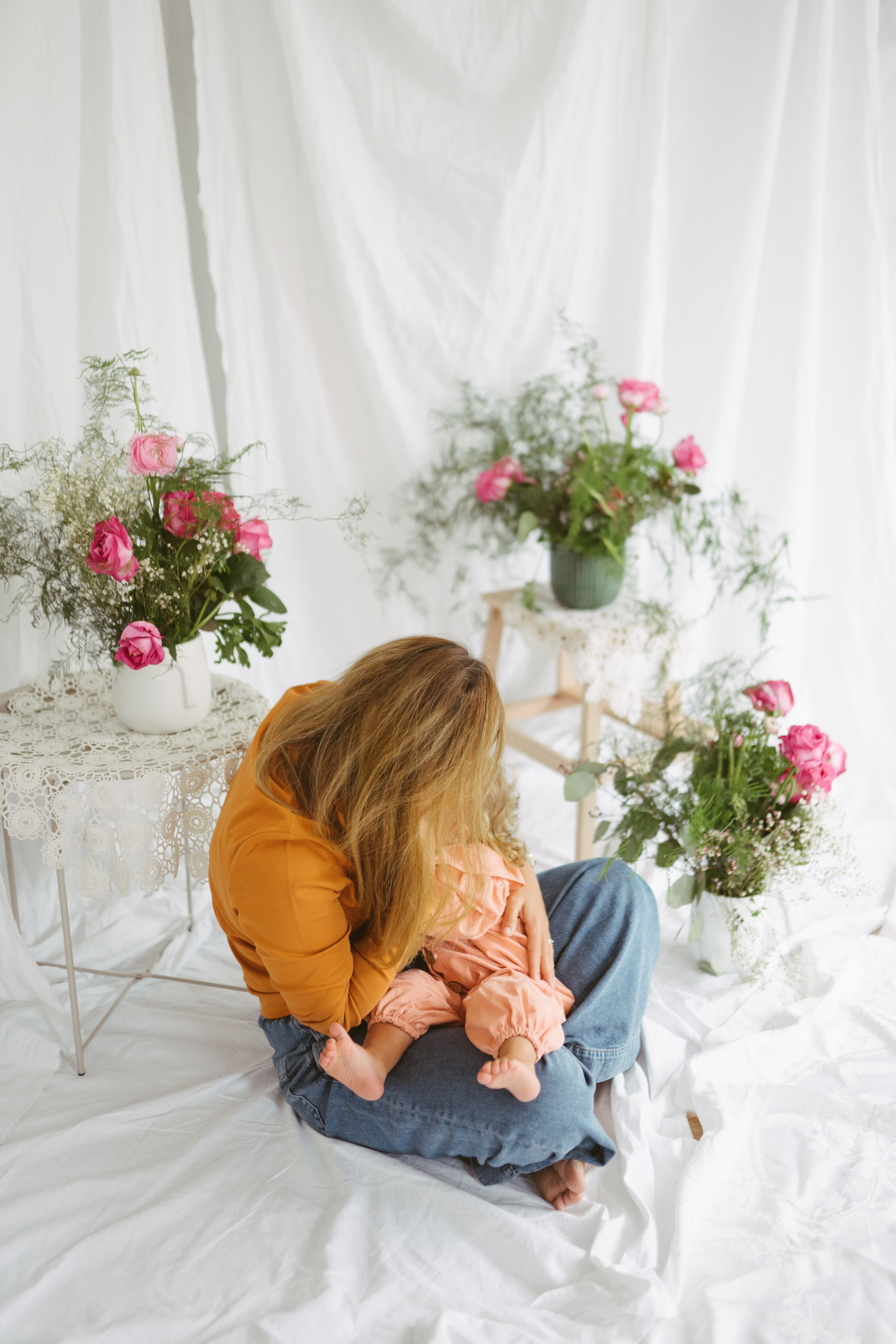 Ședințe Foto Primăvara Colorată Brașov | Mădălina Beda. Madalina Beda- Artist vizual, fotograf, doula la nastere, consultant babywearing Brasov si in toata tara
