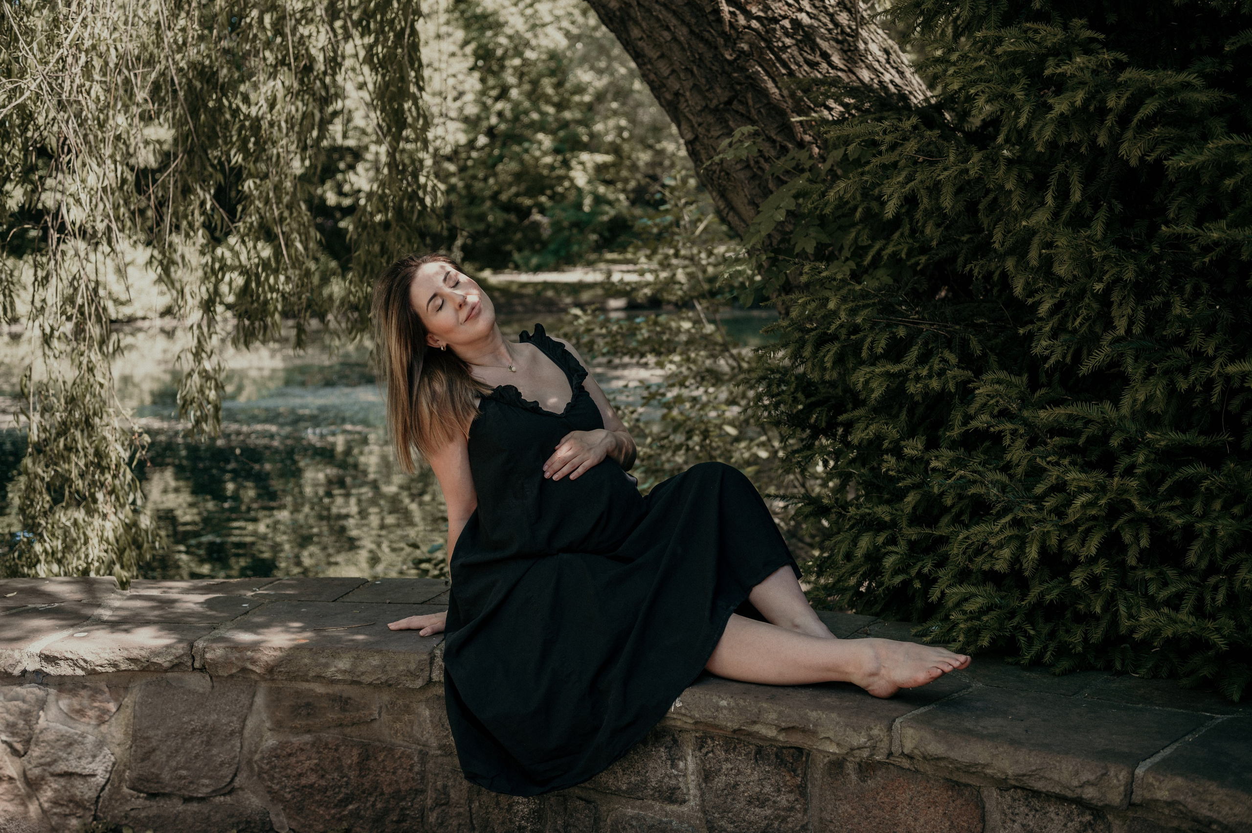 Hayley. Maternity Newborn and Family photographer Hamburg Claire Hambley