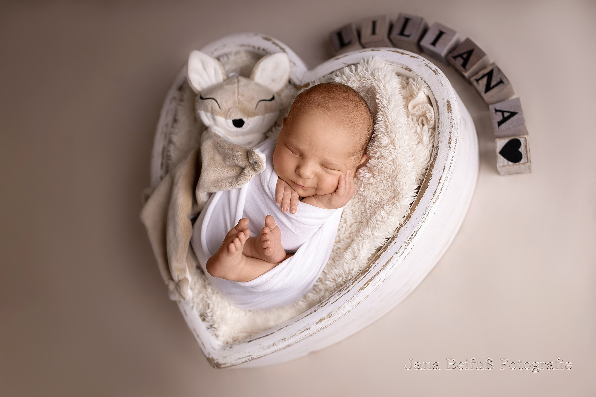 Informationen zum Neugeborenenfotoshooting. Jana Beifuß, professionelle Neugeborenenfotografin in Weißenhorn, Ulm, Neu-Ulm, Illertissen, Pfaffenhofen a. d. Roth