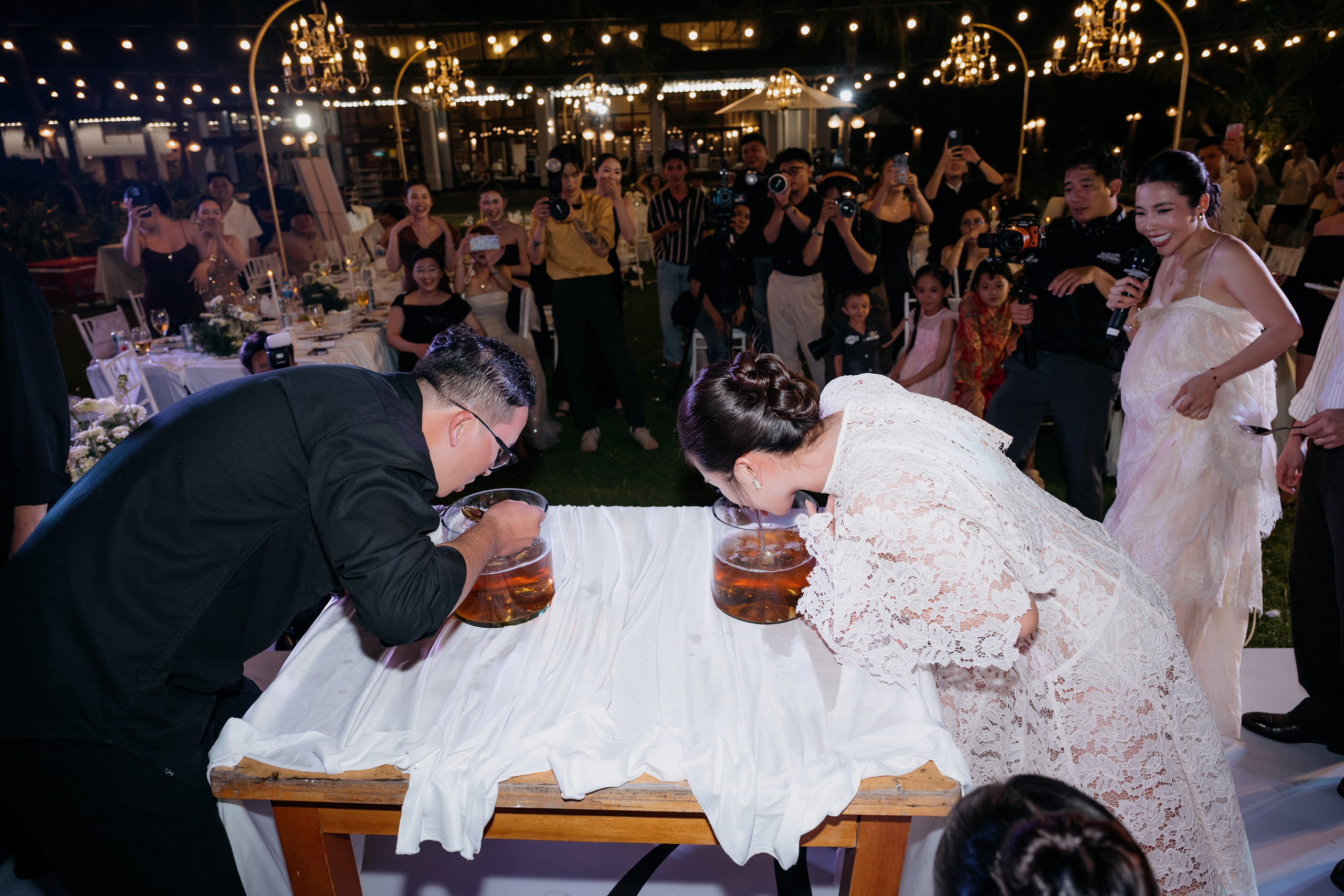 DIEU & THINH/Destination Wedding. Nhiếp ảnh gia đám cưới hàng đầu tại Thành Phố Hồ Chí Minh