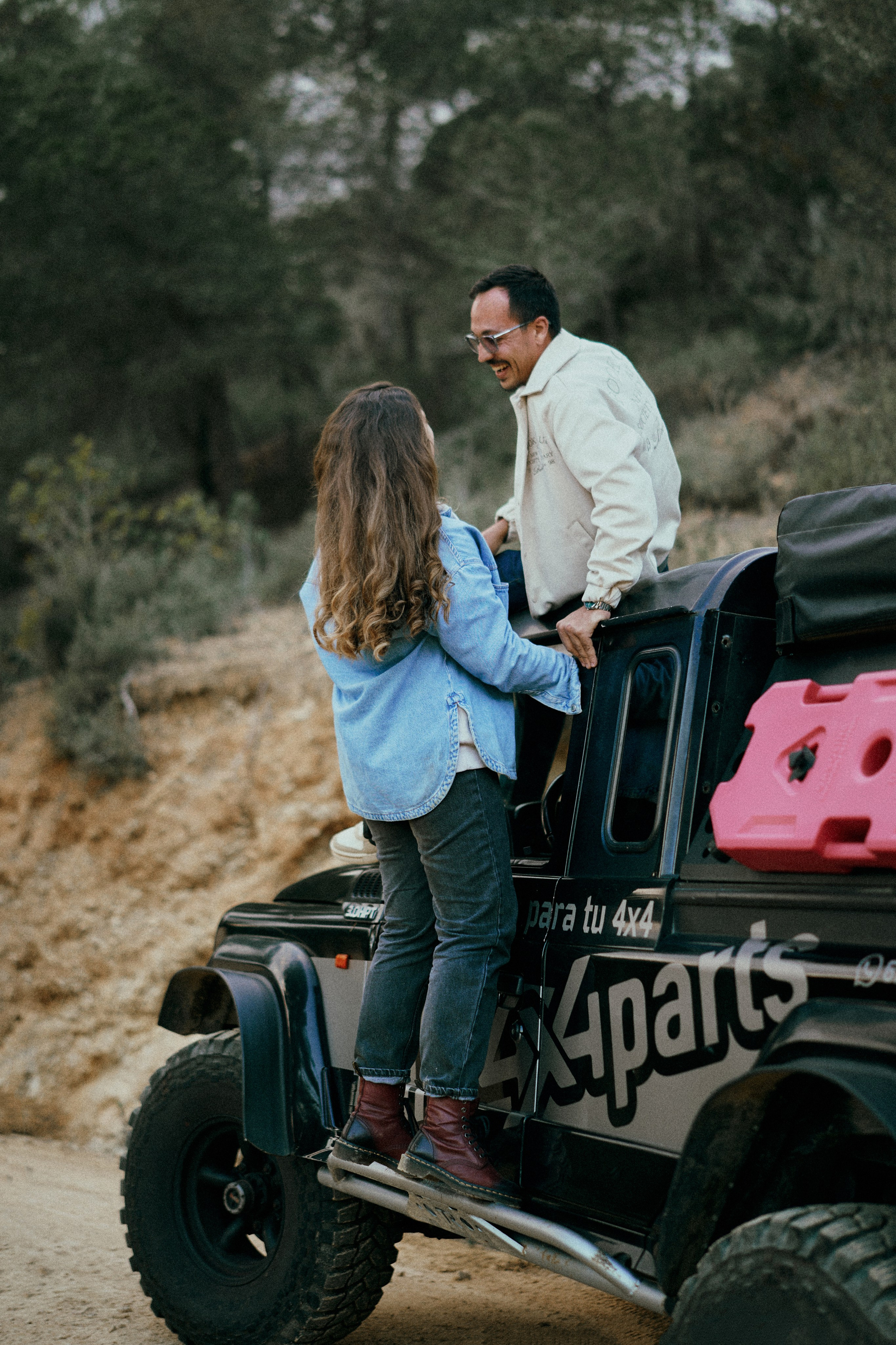 Луис и Лена. Машина. Фотограф в Барселоне Жанна Захарченко