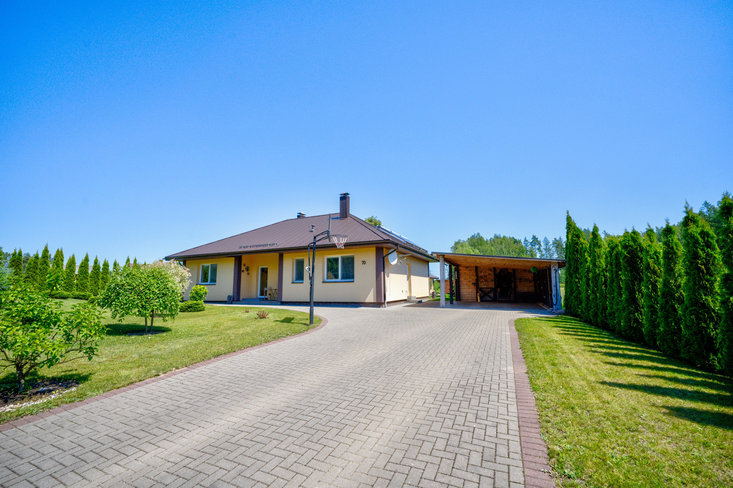 Žudiškių k. Ežero g. 70, Rešes sen. Elina Sapiega fotografė Vilniuje