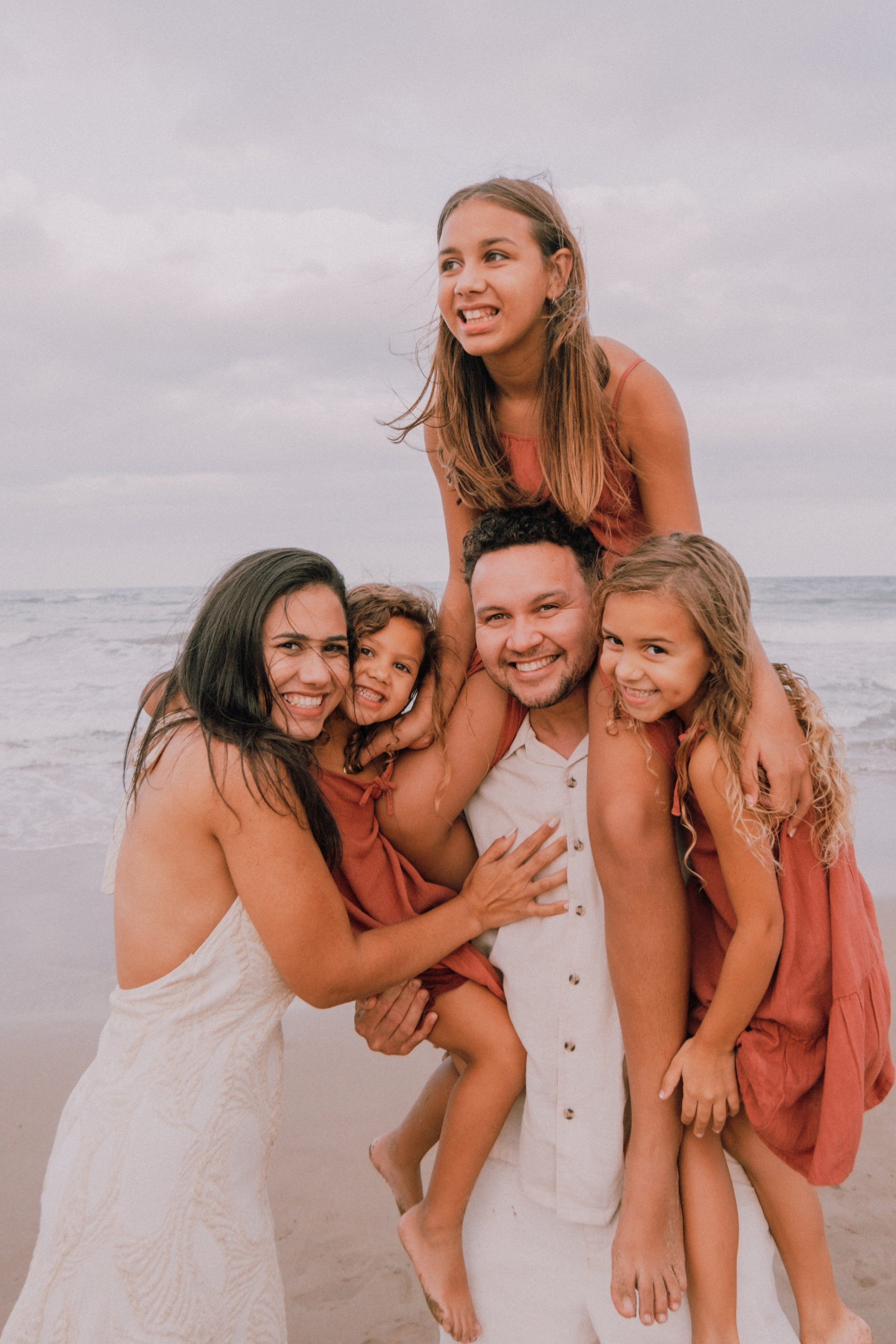 Семейная фотосессия на пляже. Профессиональная фотосъемка в Калафелле — Елена Медведева