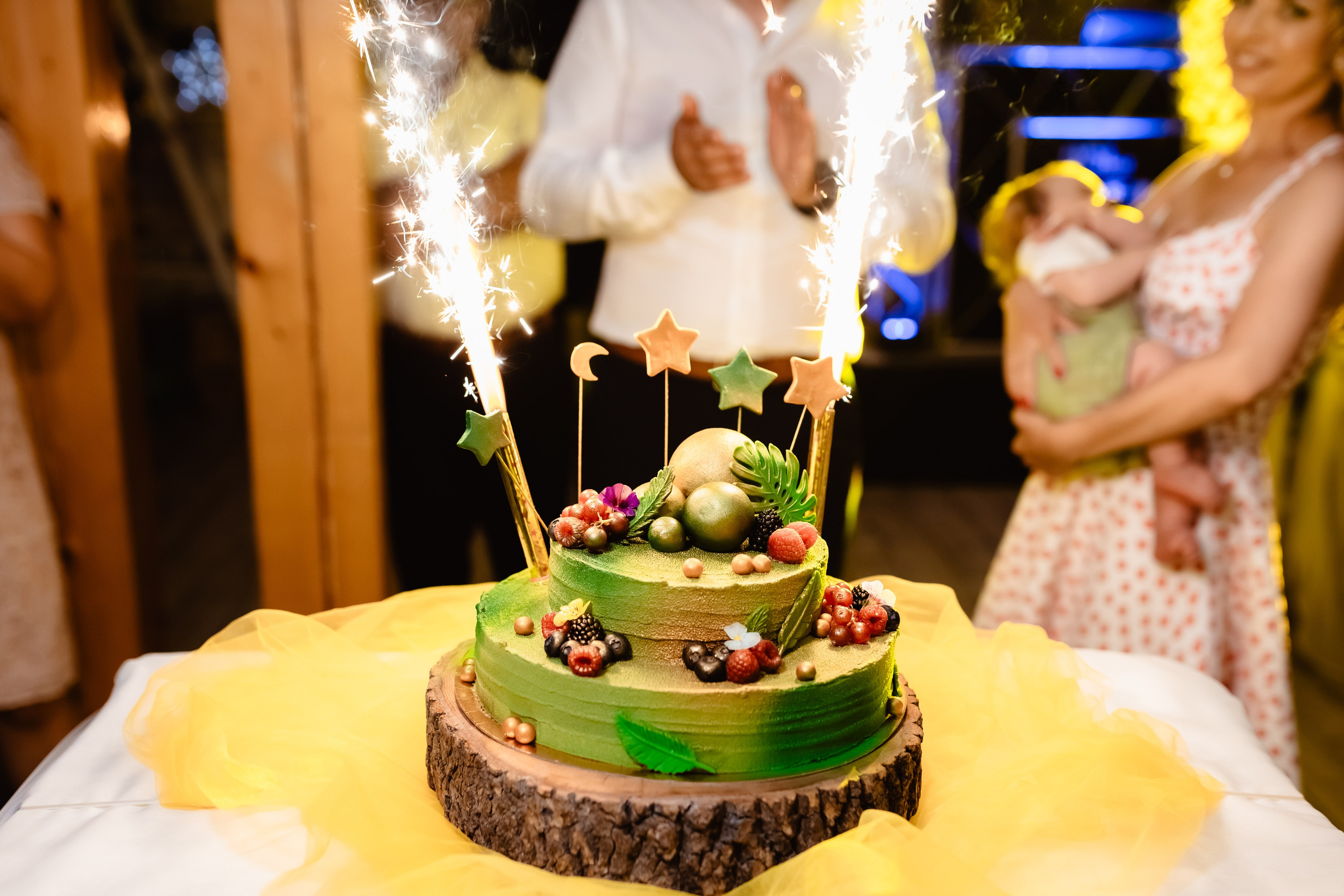 Bebelus la petrecerea de botez. Stefan Teodorescu — Fotograf de Nunta