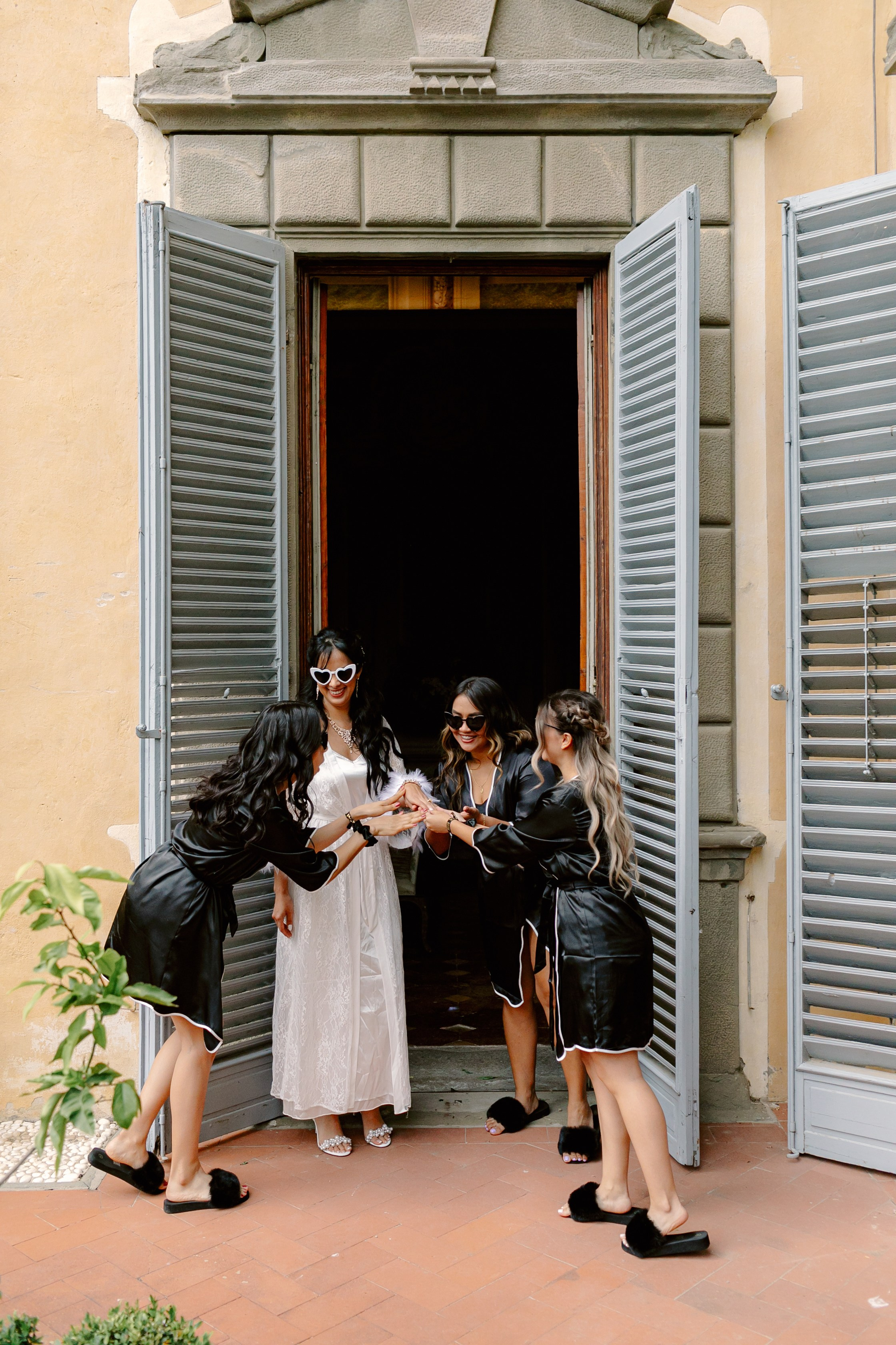 Tuscany Castello di Montegufoni wedding. Iurkovski PHOTOGRAPHY in Europe. Luxury destination weddings and events