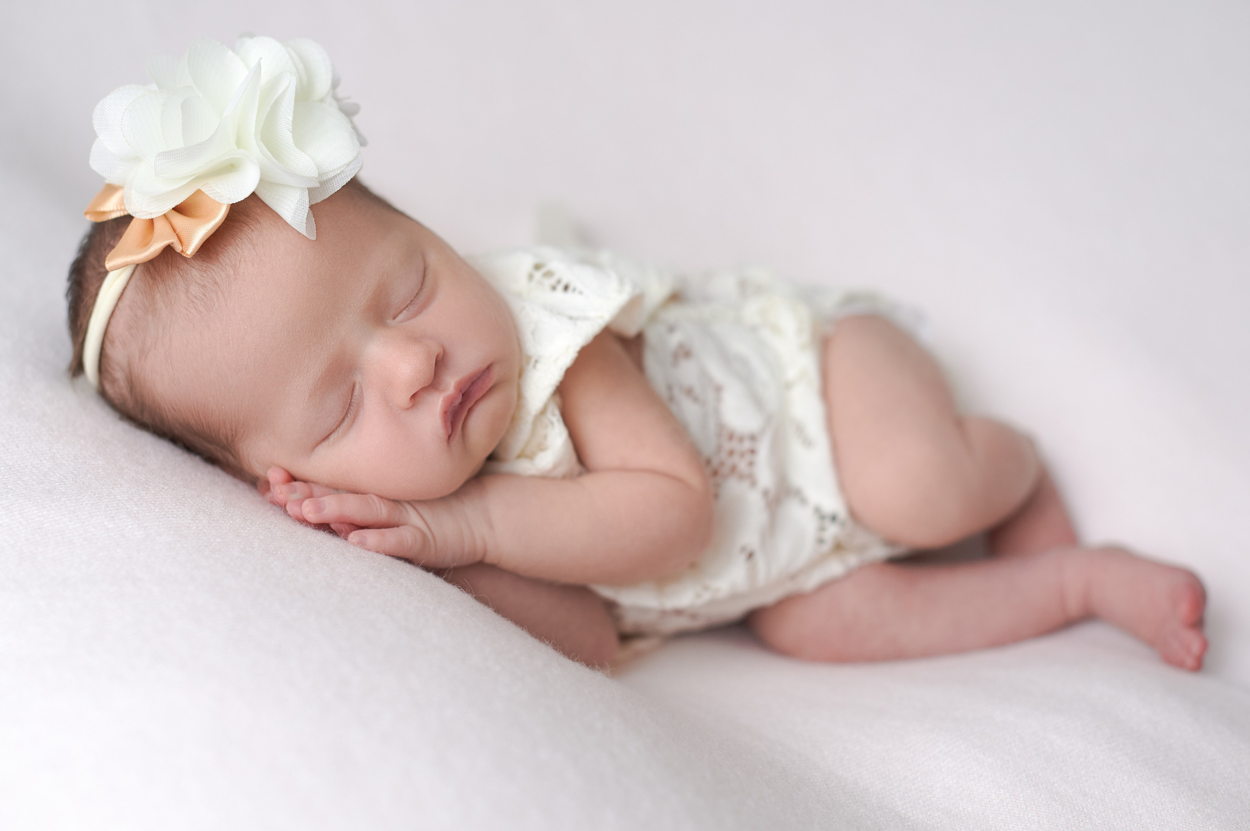 MATERNITY & NEWBORN professional Photography by Irene Chaikeen. Irene Chaikeen | Maternity and newborn photoshoot in Essex/London