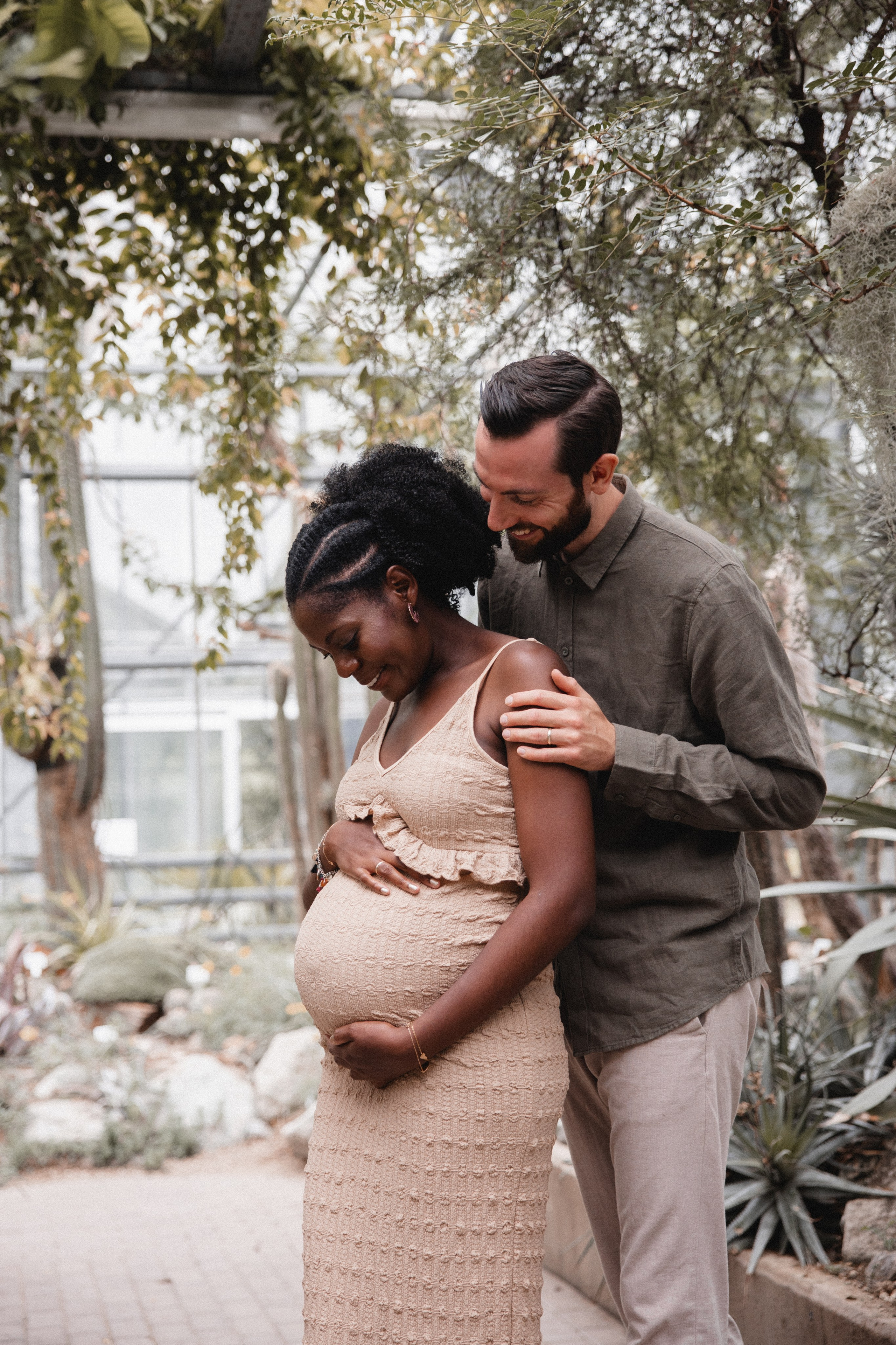 Babybauch Shooting im Botanischen Garten Bochum | Reiche Fotografie. Hochzeitsfotografin Bochum | Halyna Reiche Fotografie NRW