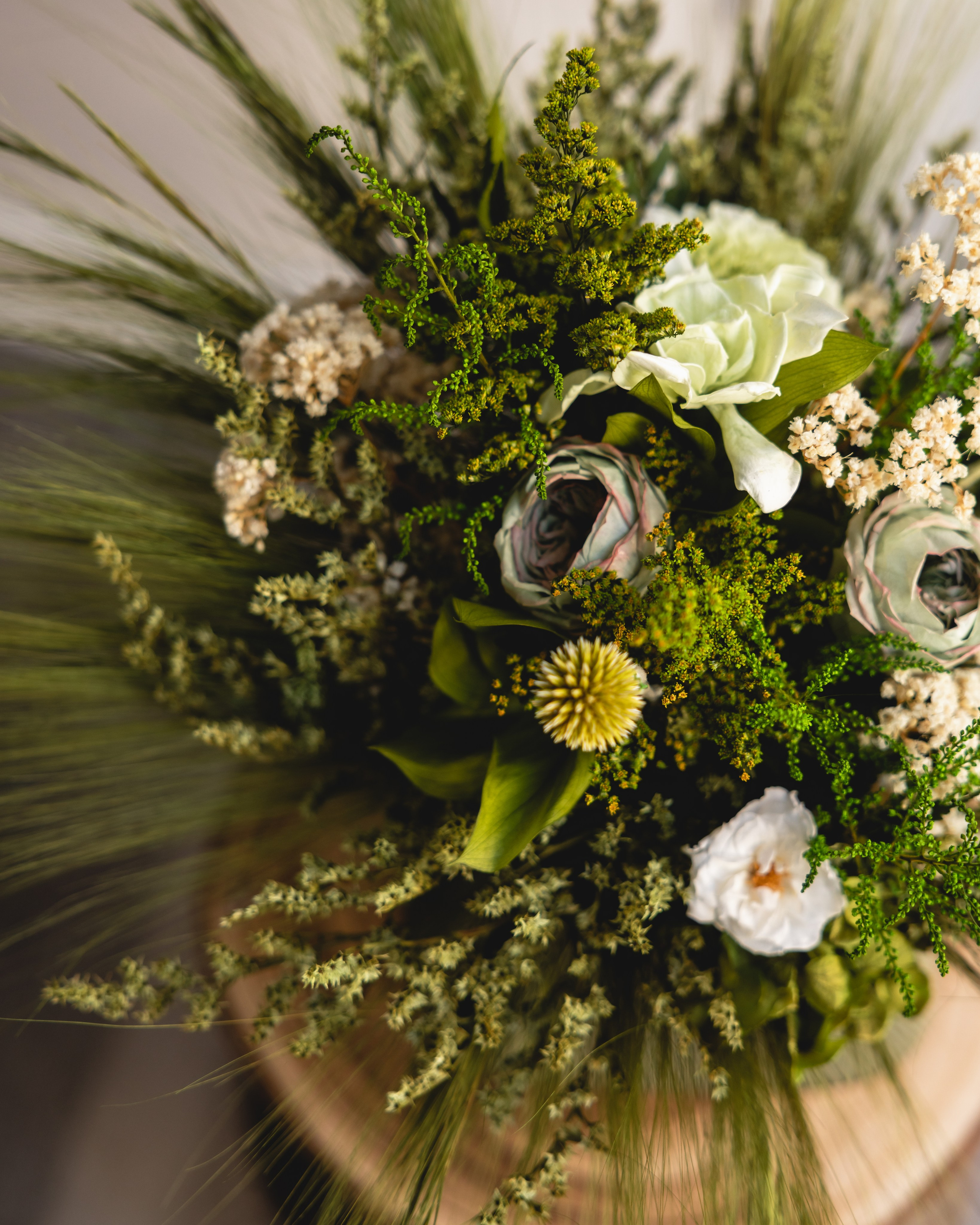 Wow blomster. Professional wedding photographer in Copenhagen, Denmark — Julia Byron