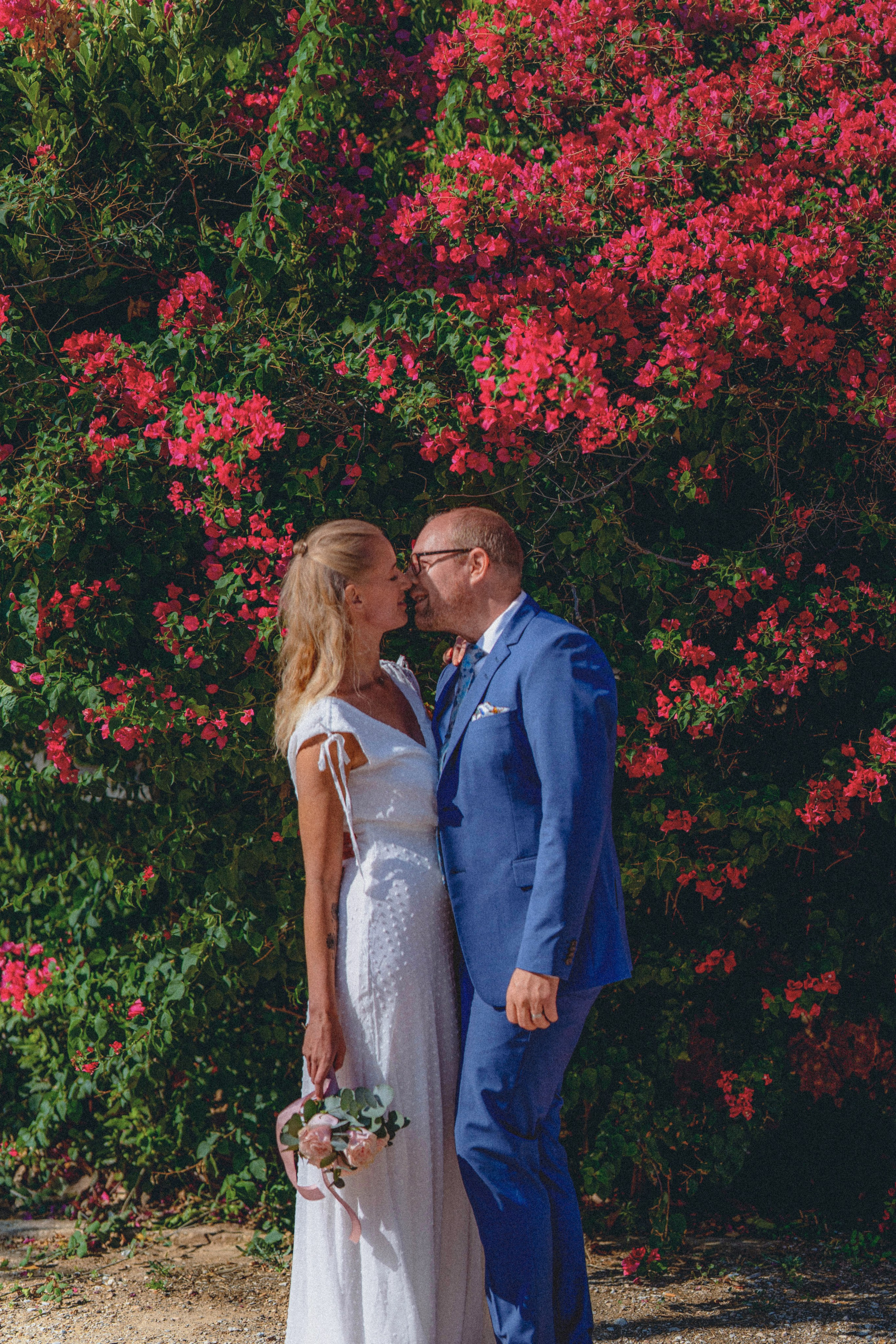 Daniel and Alexandra elopement in Athens. Photographer in Greece Kristina
