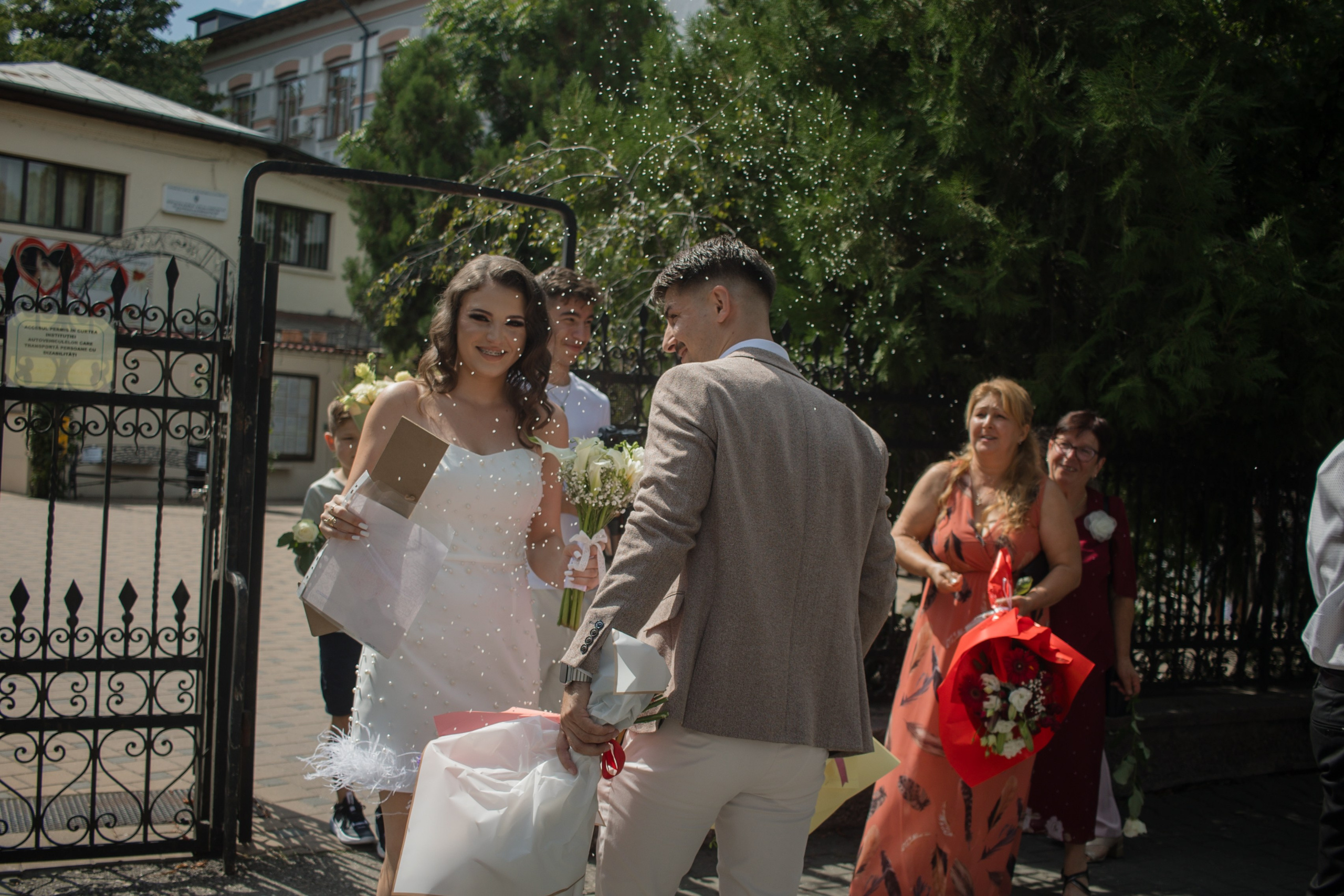 Ana & Mihai. Fotograf si videograf — evenimente si studio