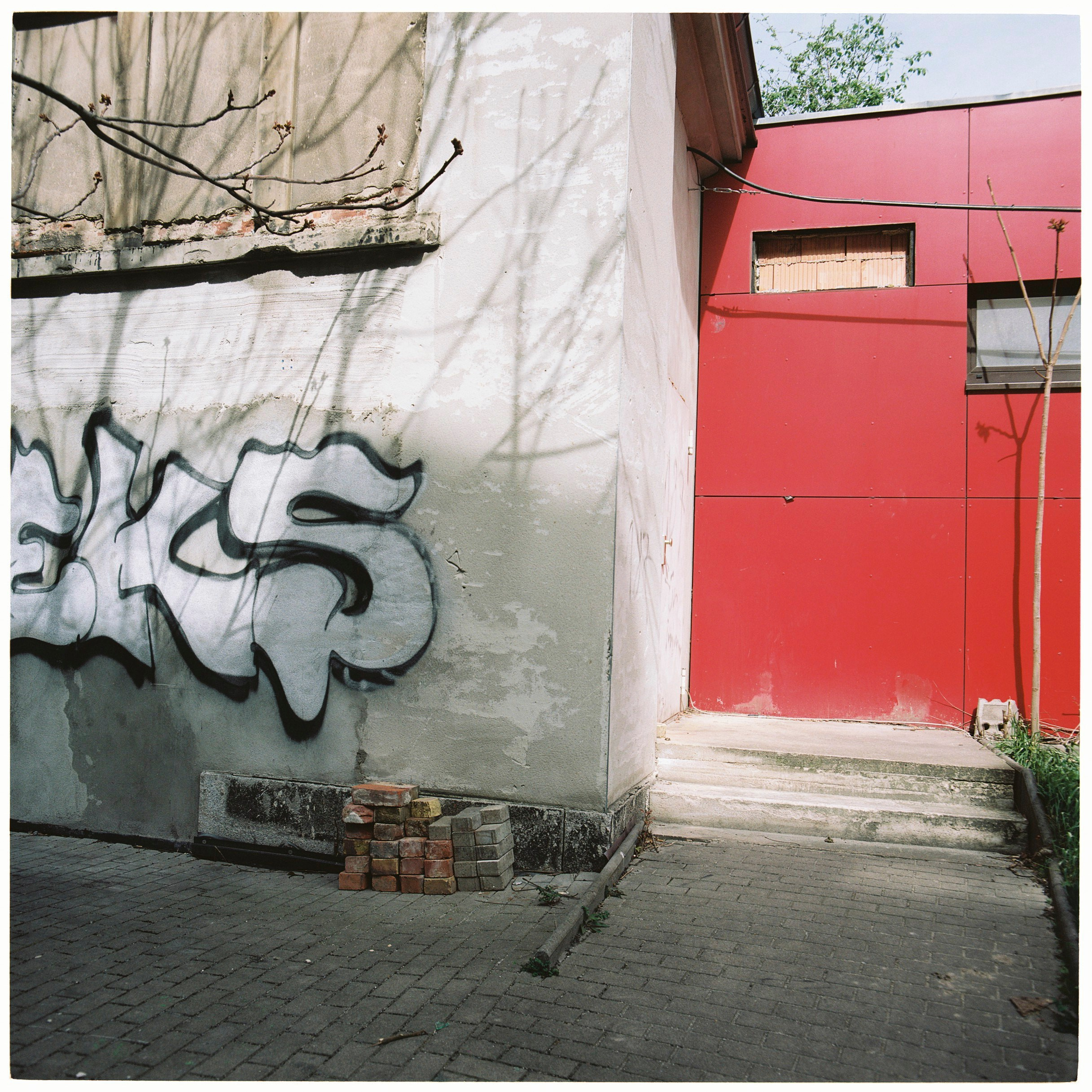 Backyard culture of the Eisenbahnstraße. Anastasia Musinova