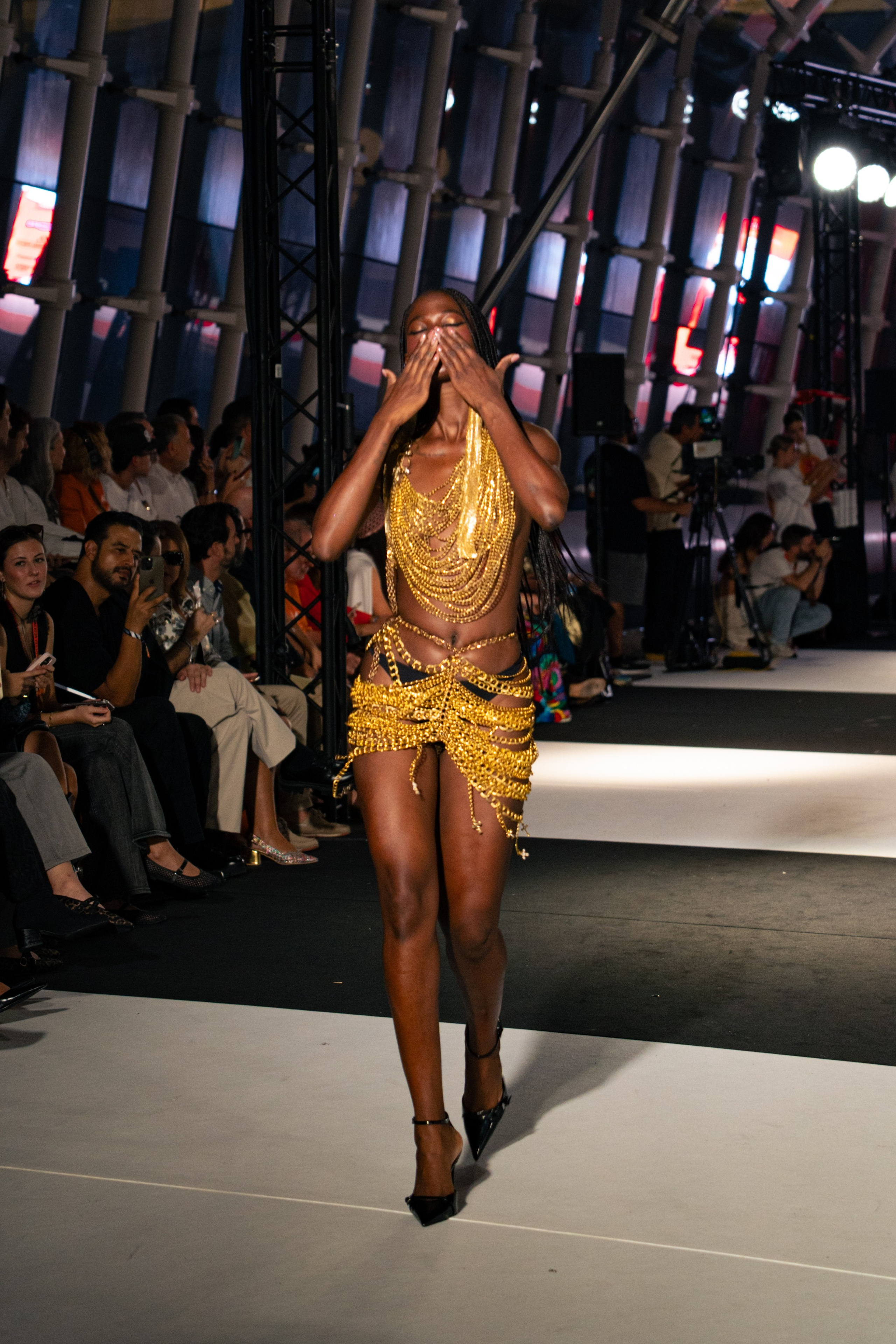 Fashion. Fotógrafo retratos, marcas y contenido en Valencia, España, Europa