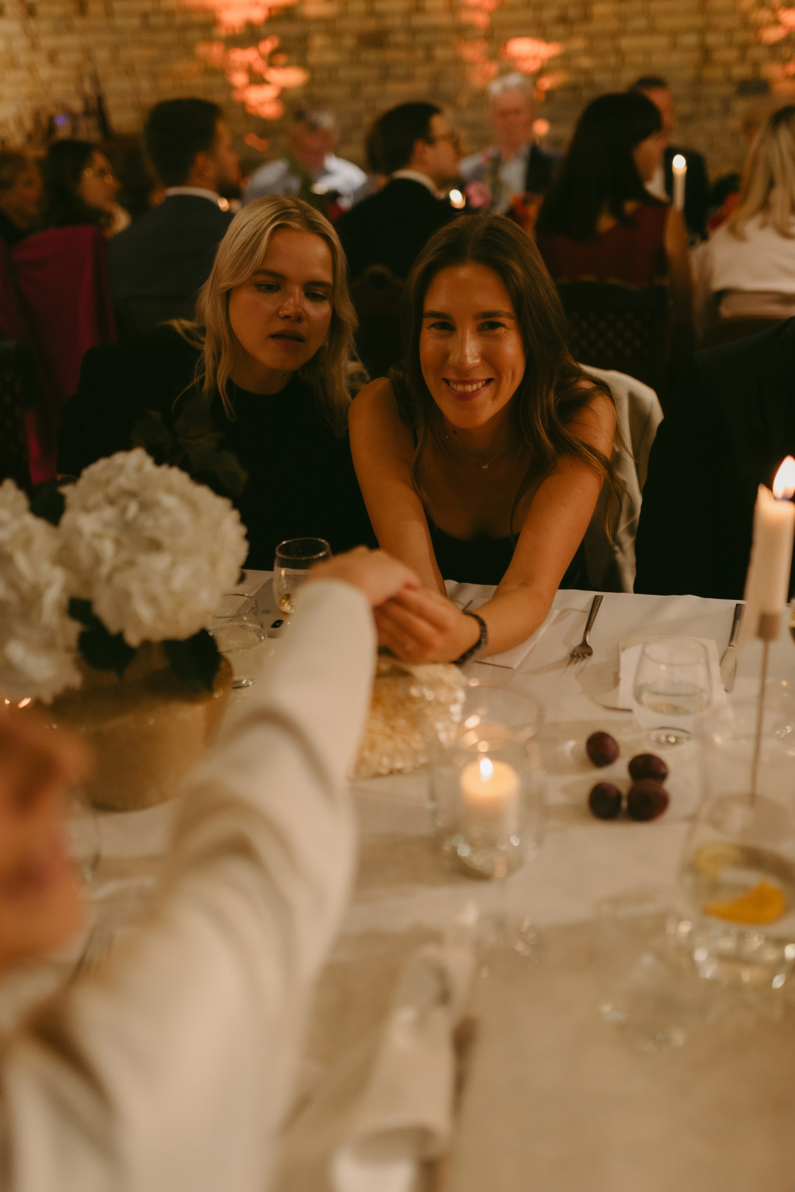 Miglė ir Mindaugas | 2024 | MIESTO VESTUVĖS. Vestuvių ir šeimų fotografė Lena Bondarenko / belove photo