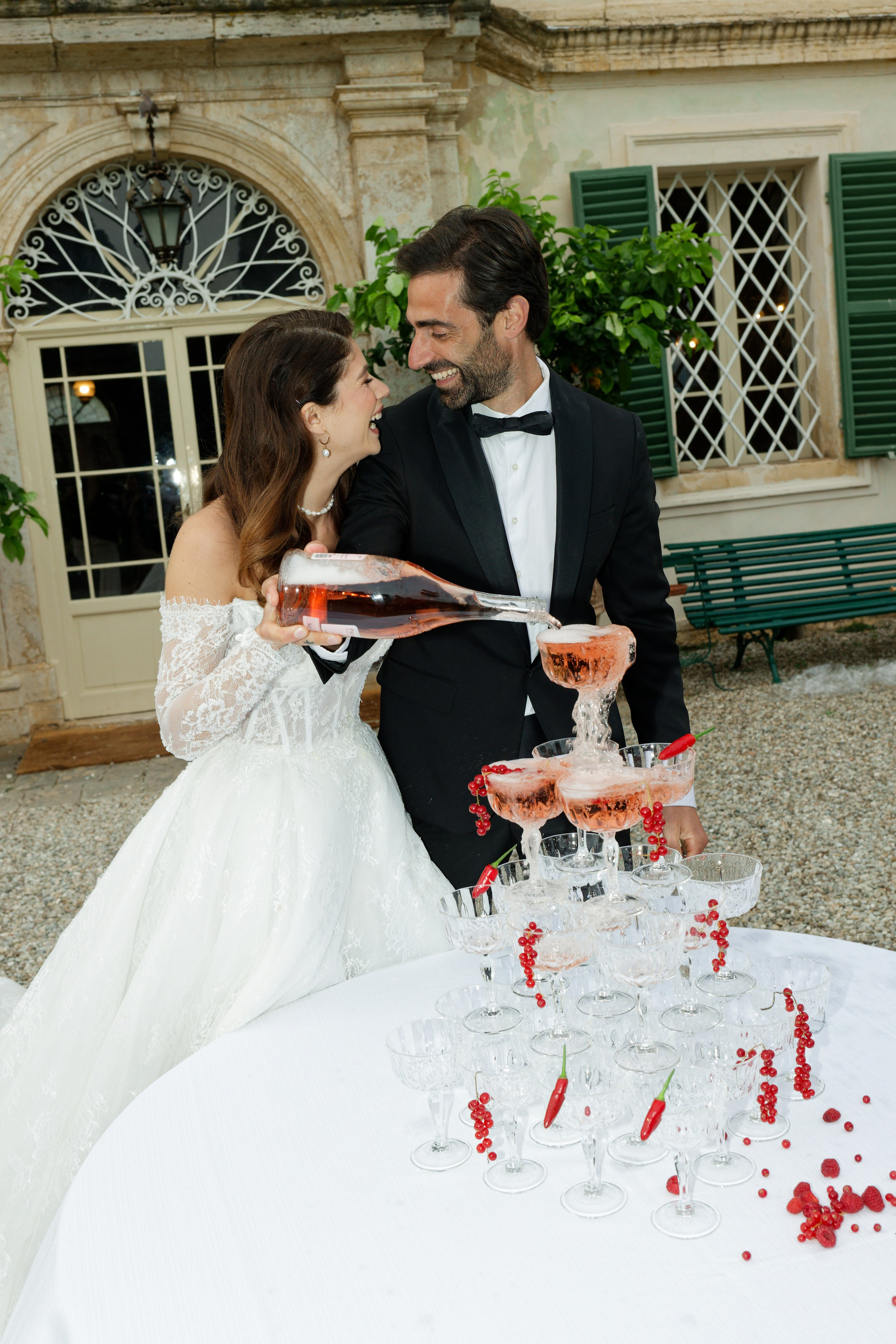 Wedding editorial at Villa di Geggiano, Tuscany, Italy