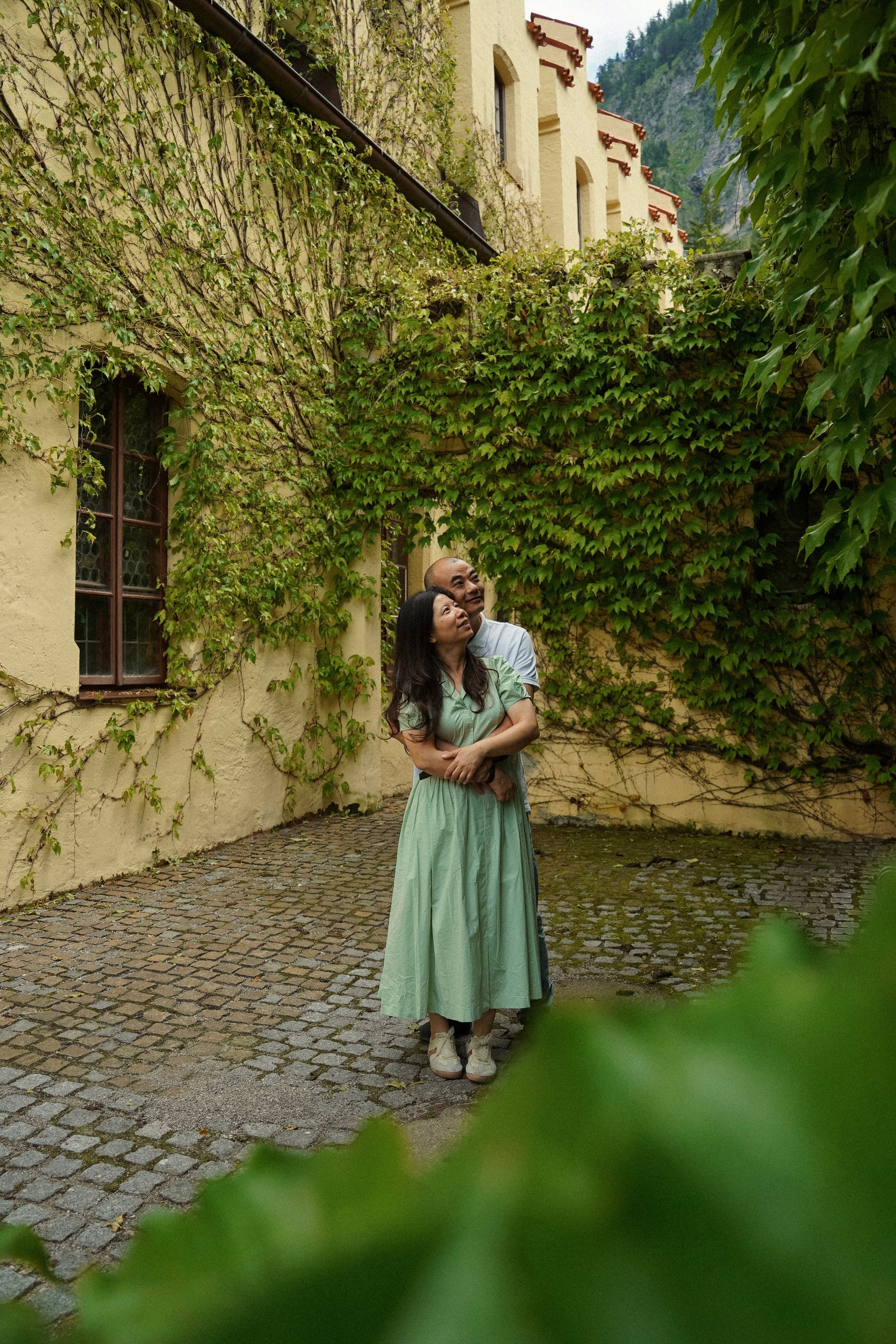 Castle Neuschwanstein / Schwangau. Couple & wedding photographer based in Bavaria Germany Alps I ForLoveLegends
