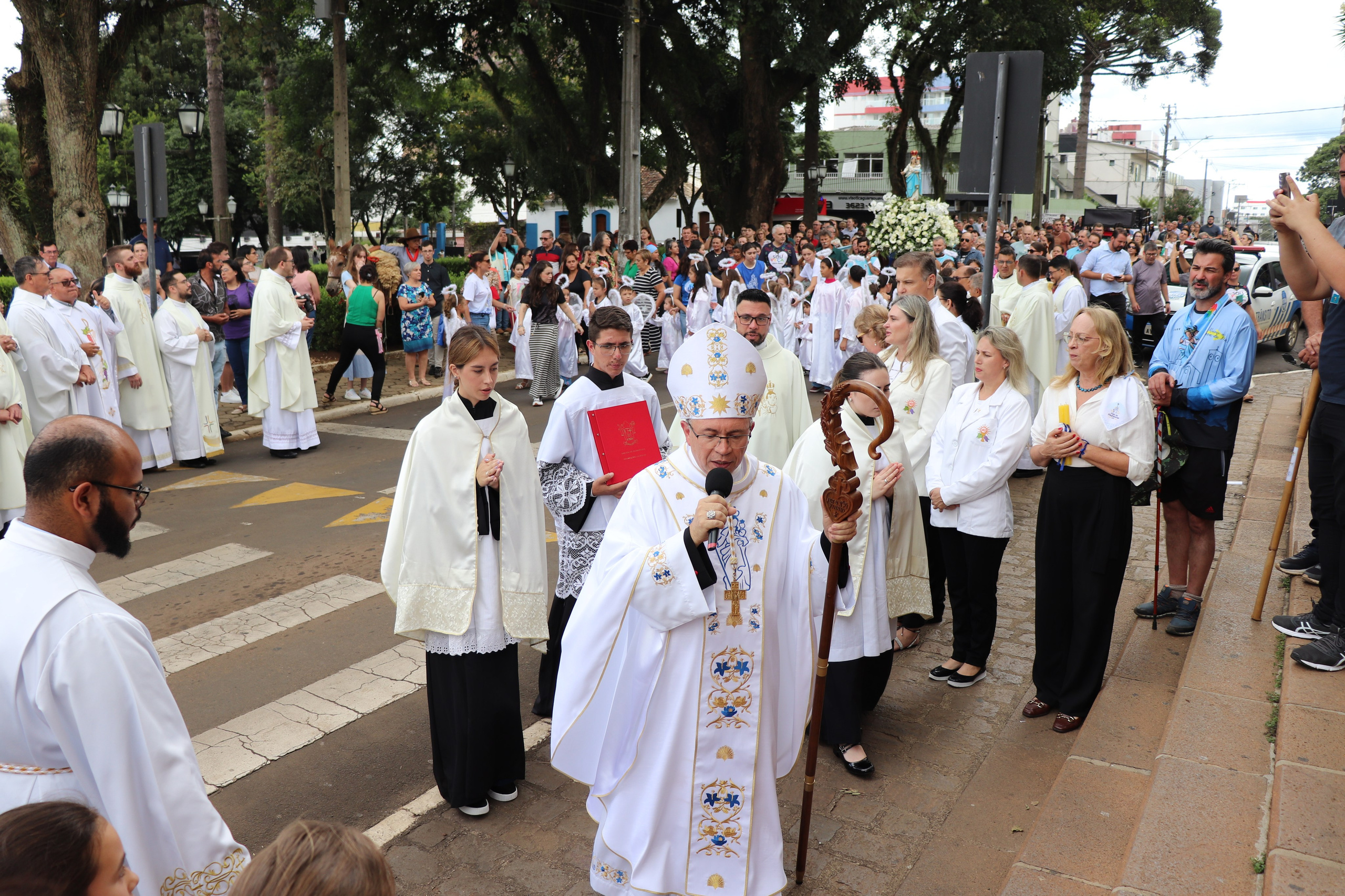 Peregrinação Nossa Senhora de Belém. Handa Produções