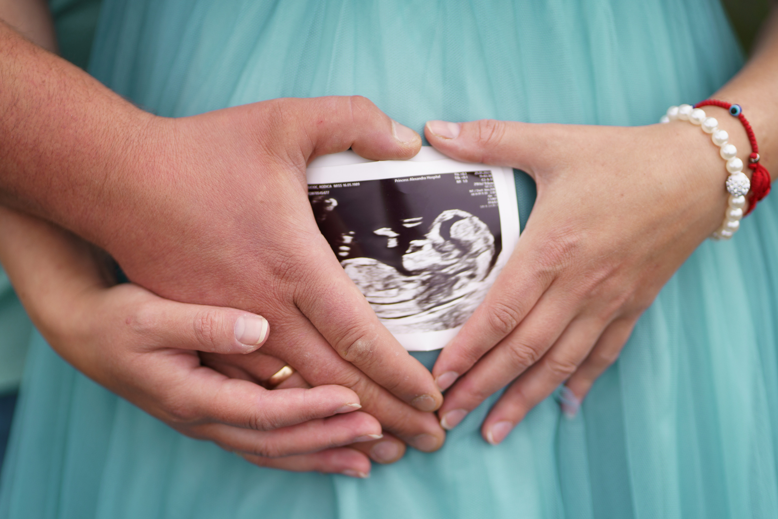 Прекрасное время в ожидании ребенка счастливой семьи. Детский и семейный фотограф в Богнор Регис Елена Уплея