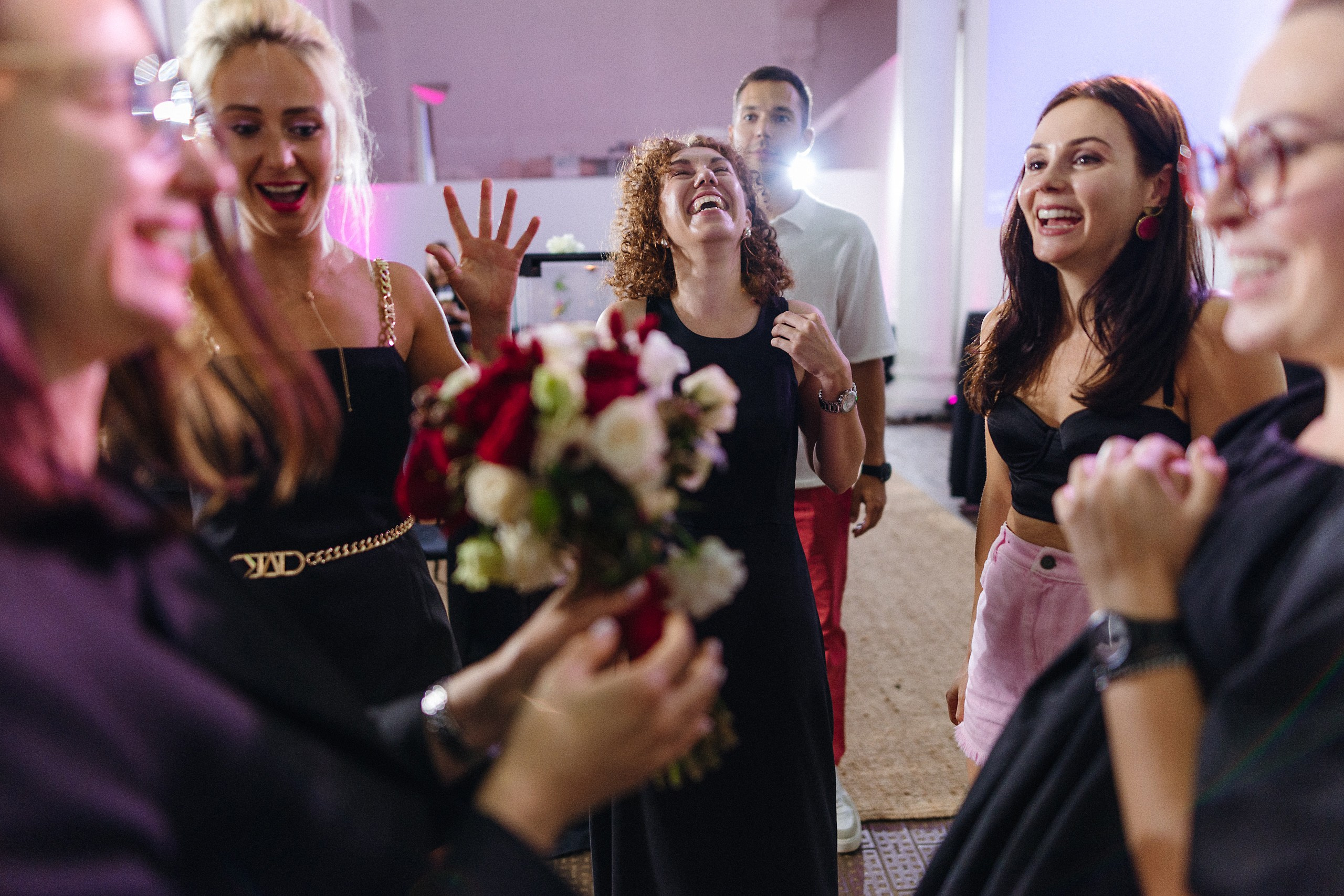 Юбилей свадьбы — 10 лет вместе, Porsche, страсть и стильная фотосессия в Риге. Евгений Тимофеев | Свадебный и контент-фотограф и видеограф в Риге