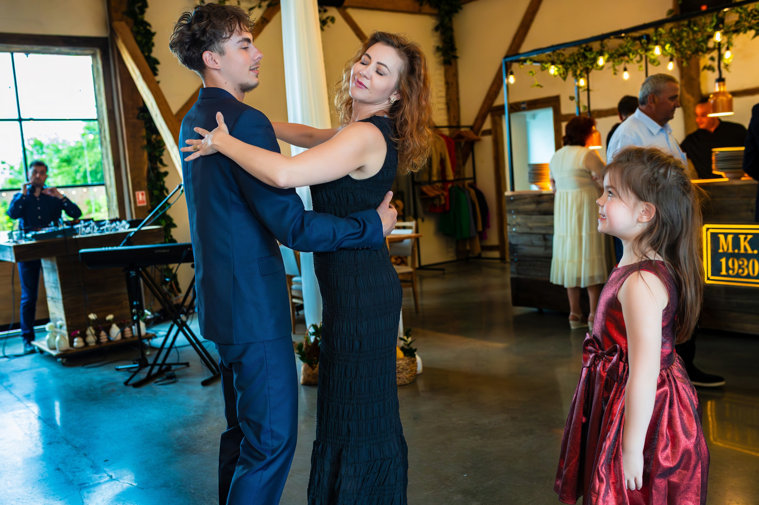 Petrecere Raluca si Paul. Ionut Brehuescu — Fotograf