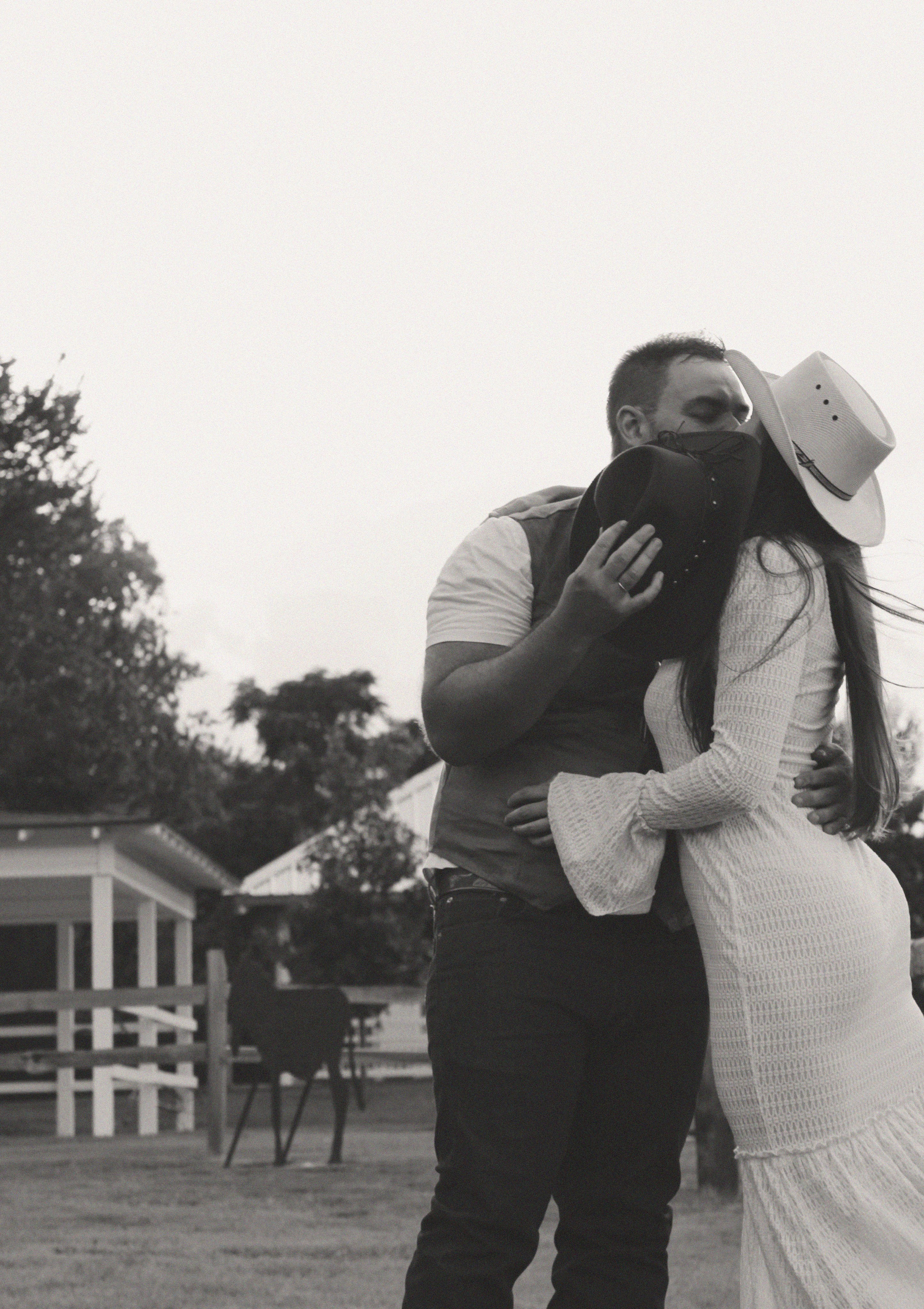 Texas Countryside Family Photoshoot in Cowboy Style. Lana Petrychenko — Portrait & Family Photographer. Valencia, Spain