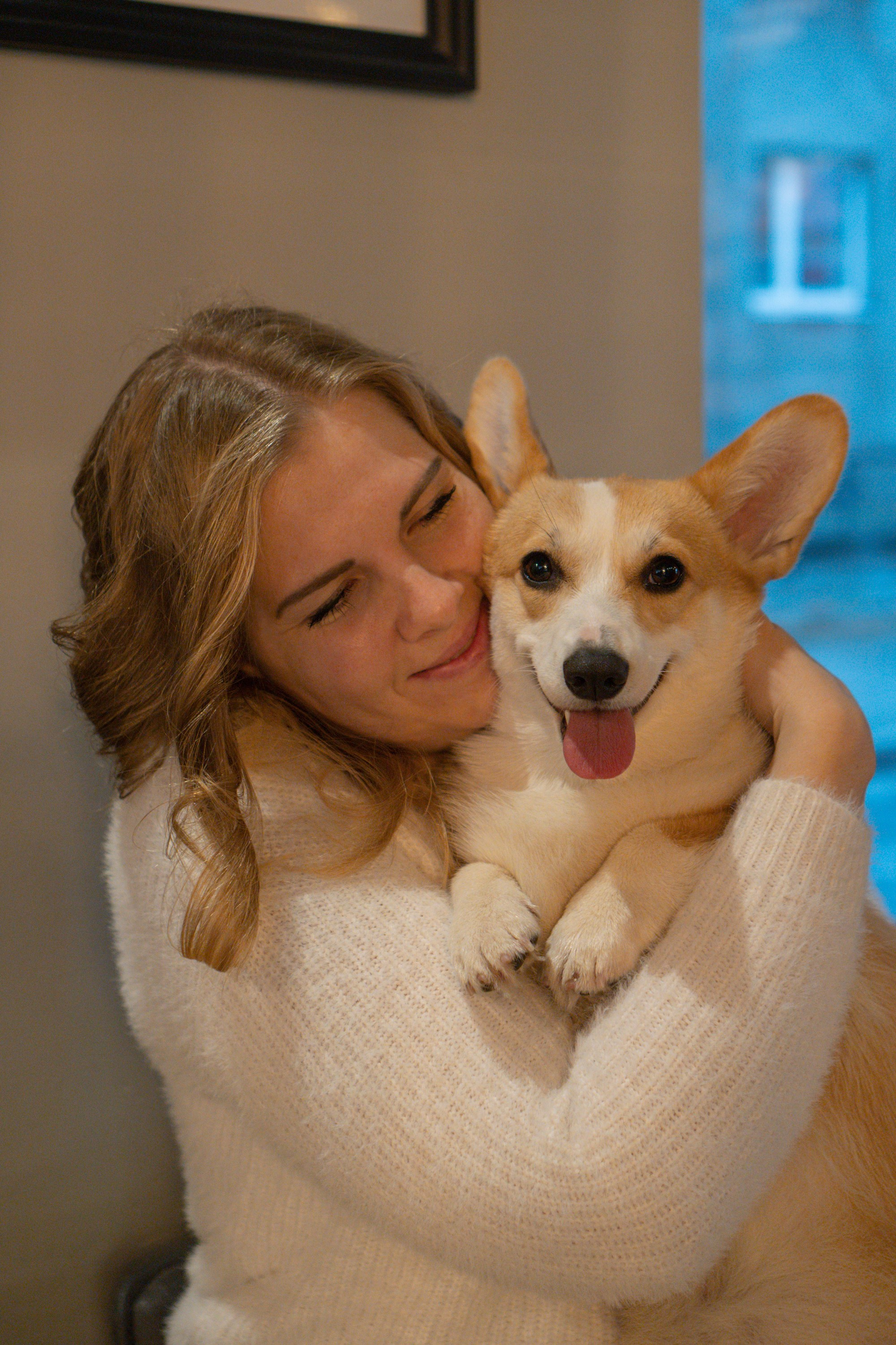 Maarika, Jegor and their Luna, Pembroke Welsh Corgi. Kat Laisaar — Pet photographer in Tallinn