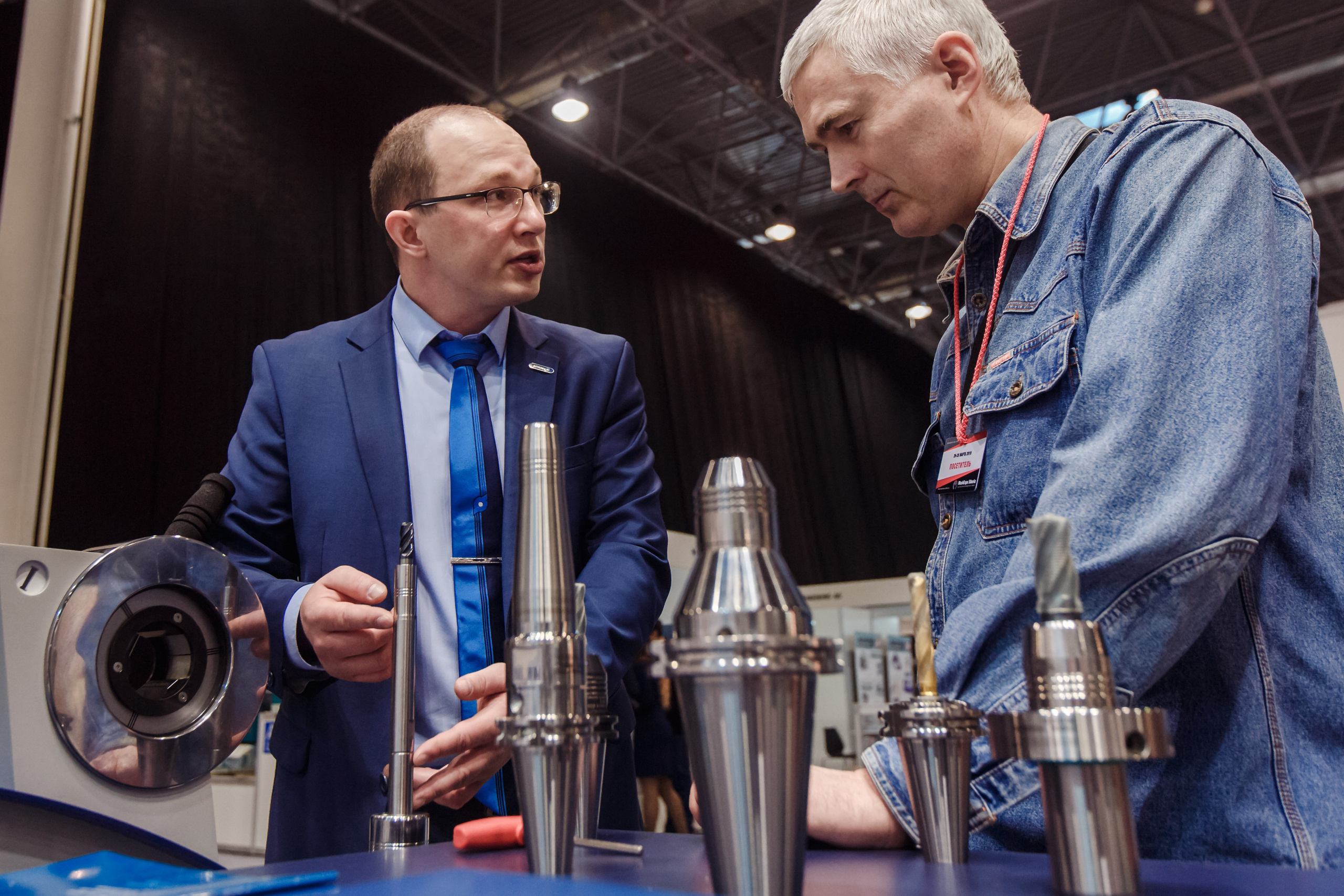 Exposición de Ingeniería Mecánica. Fotógrafo de retrato, familia y reportajes en Valencia | España | Europa Vitalii Lumier