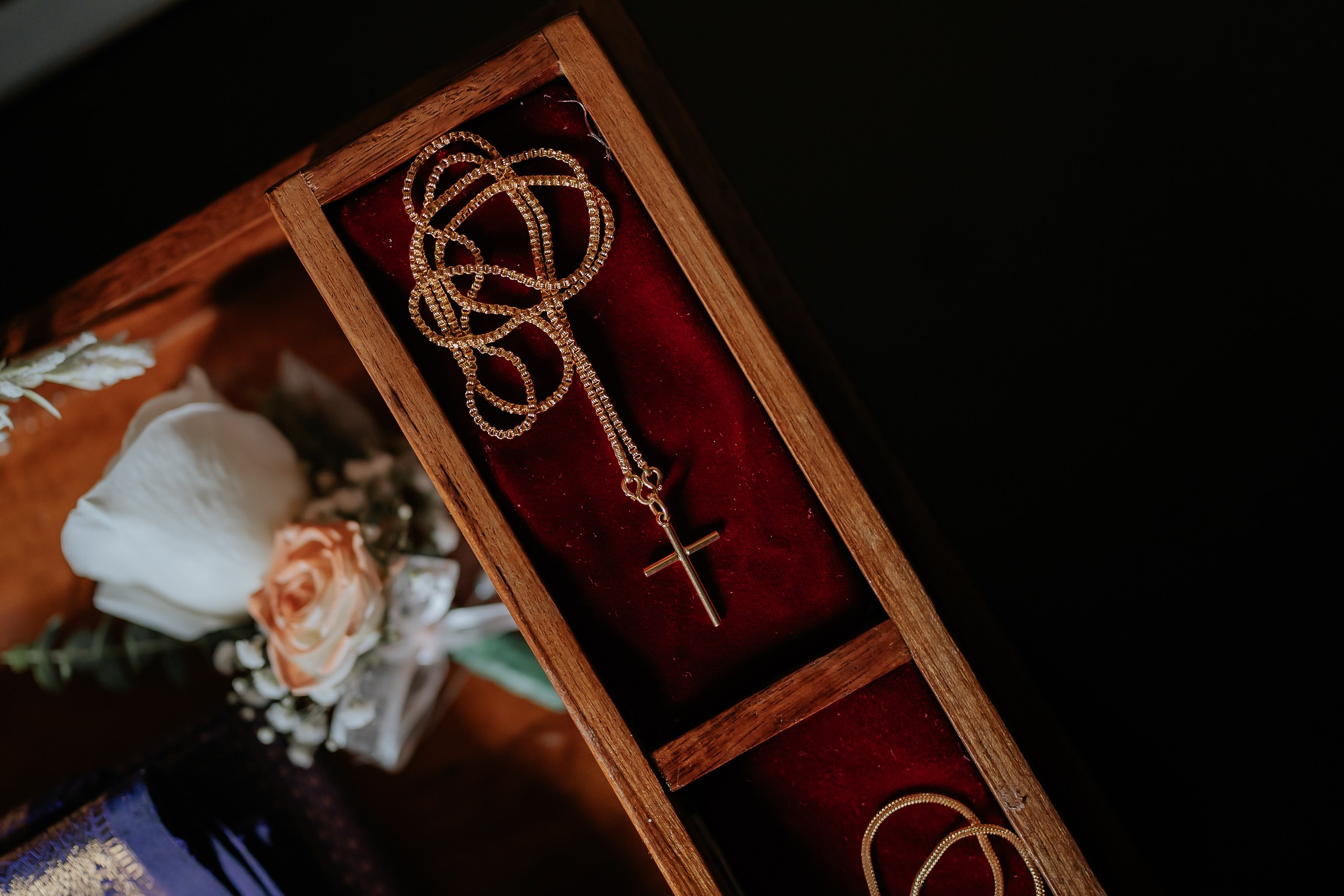 WEDDING PHOTO COLOR GRADING