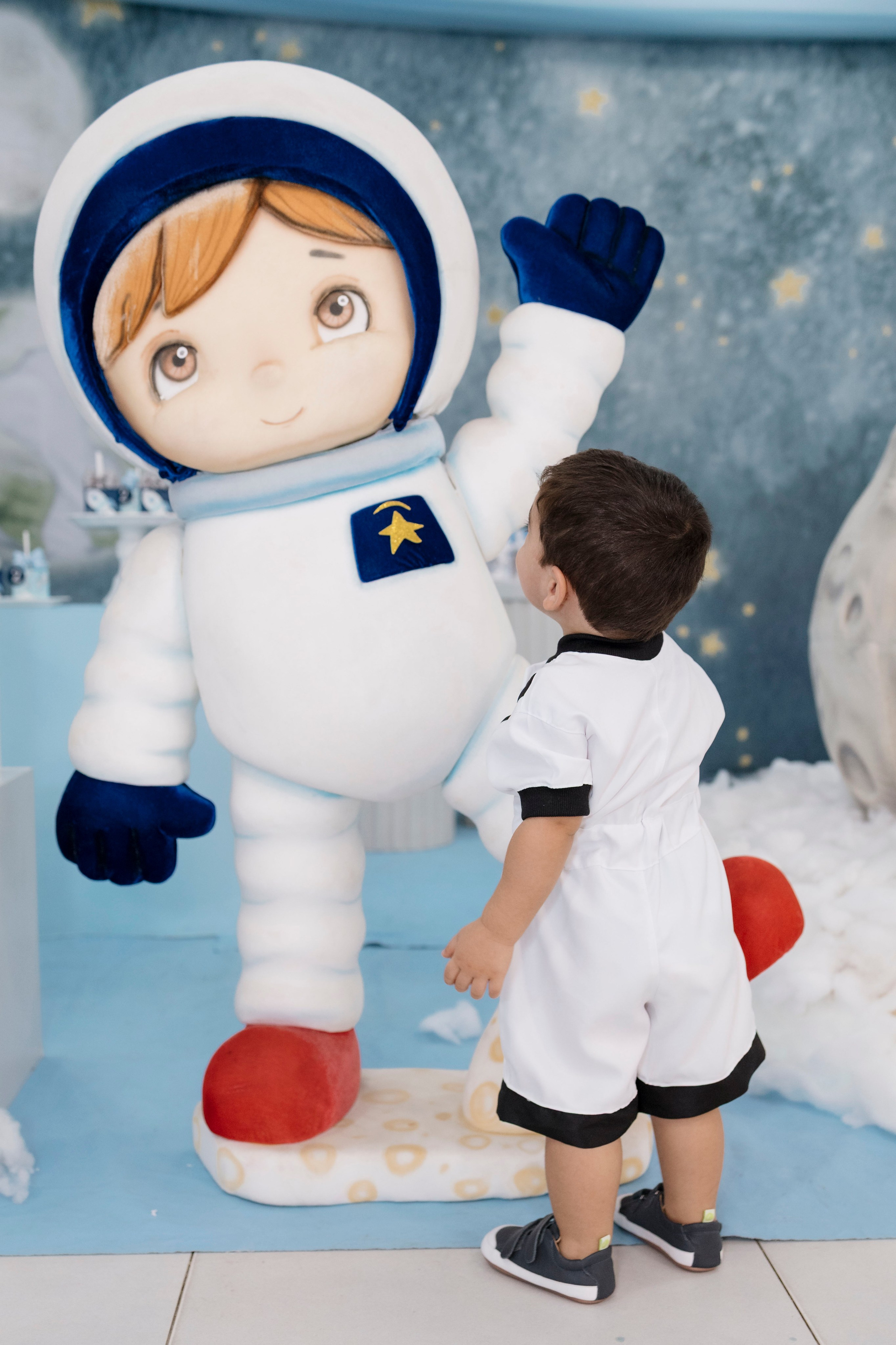 Momento espontâneo de brincadeira na festa infantil em Recife