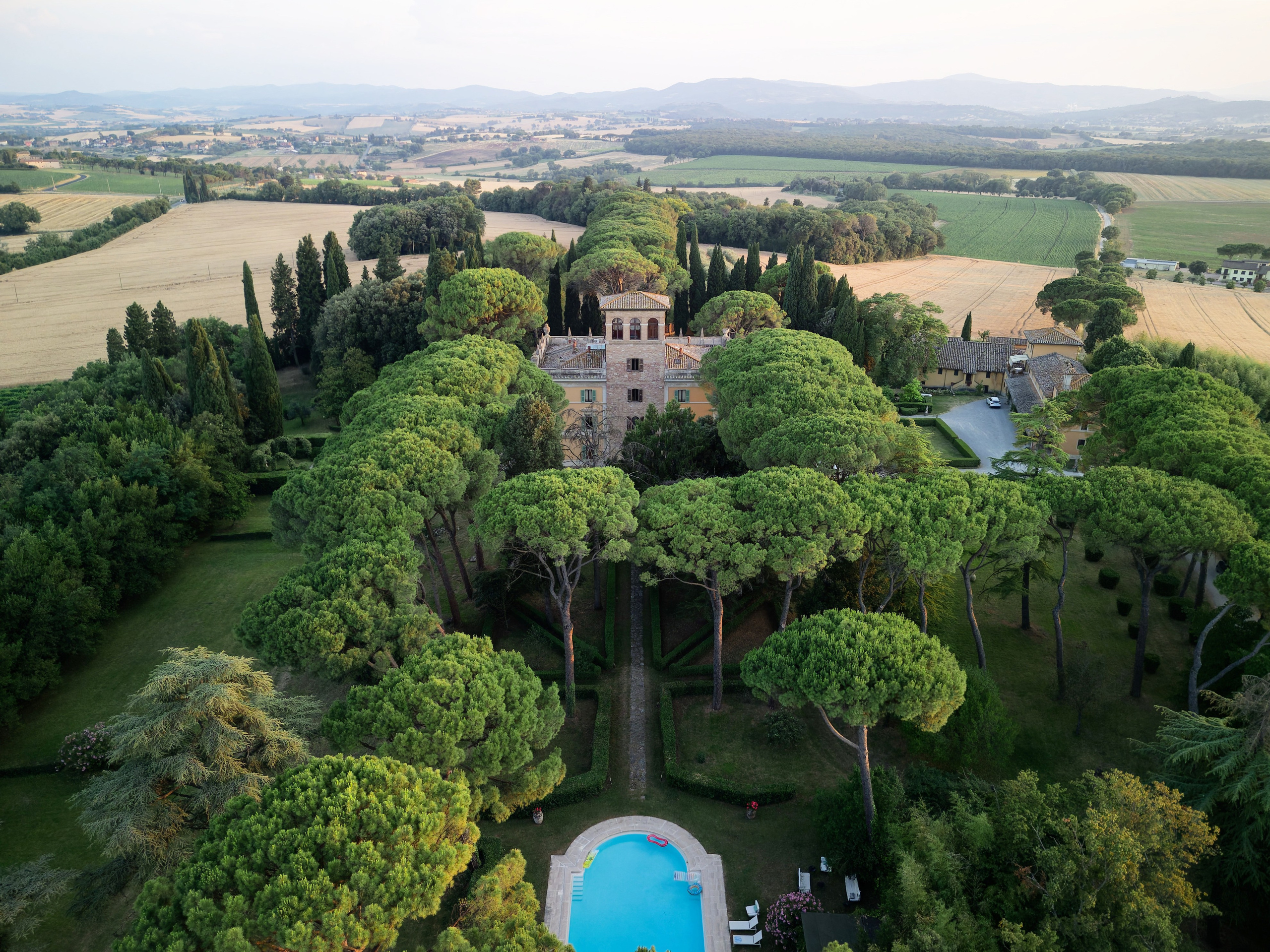 Wedding at La Torre di Pila, Umbria, Italy