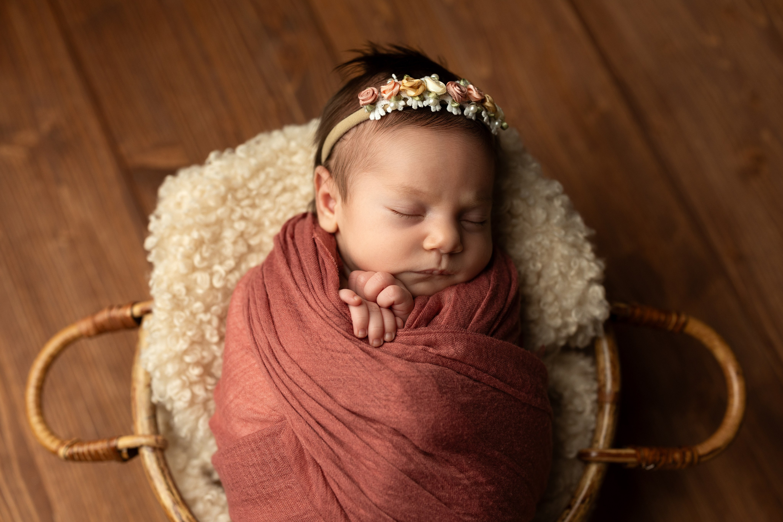 Newborn. Novorođenčad, Trudnice i Porodični fotogaf u Beču i Požarevcu Mihajlo Stević