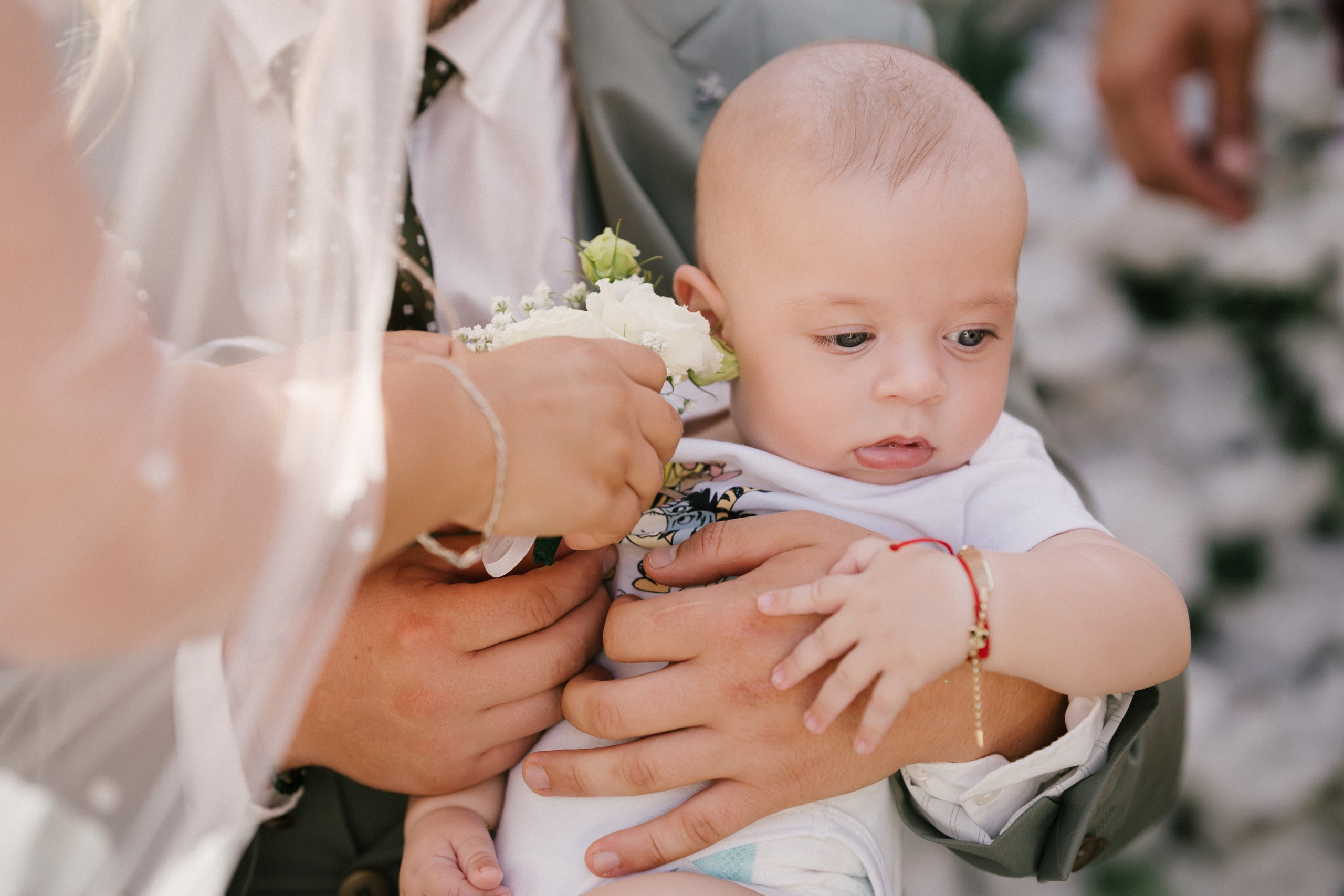 - mireasă Lavinia pregătire casa părintească Hârlău- mire Mihai pregătire Flămânzi cavalerii de onoare- fotograf nuntă Casa Jorovlea- ședință foto miri Mihai și Lavinia- nuntă elegantă Casa Jorovlea- fotografie de nuntă naturală România- domnișoare de onoare pregătire mireasă- emoții nuntă biserică- dansul mirilor Casa Jorovlea* fotograf profesionist nuntă Botoșani Iași* fotografie documentară de nuntă- familie și prieteni la nuntă- nași Mihai și Nicoleta nuntă- portret mireasă în lumină naturală- petrecere nuntă Casa Jorovlea- Nuntă Mihai și Lavinia – momente emoționante din ziua nunții, pregătirile mirilor în Hârlău și Flămânzi, ceremonia religioasă și ședința foto realizată de  AlinoFotoStudio -  Mireasa Lavinia în timpul pregătirilor la Hârlău-  Mihai pregătit de cavalerii de onoare în Flămânzi - Ceremonia religioasă a mirilor Mihai și Lavinia-Ședință foto romantică de nuntă Mihai și Lavinia - Dansul mirilor la petrecerea de nuntă -  fotograf nuntă Iași-  fotograf nuntă Botoșani- wedding photography Romania- AlinoFotoStudio - AlinoFotoStudio - Alin Chirilă fotograf - fotograf Botoșani - fotograf Iași - fotograf Hârlău - fotograf Bacău - fotograf Suceava - fotograf București - fotograf Neamț - servicii foto video - fotograf evenimente - fotograf nuntă - fotograf botez - wedding photographer Romania - ședință foto nuntă - fotografie de eveniment - wedding photography - fotografie profesională - fotograf profesionist România- povestitor prin fotografie, servicii foto - video -profesionale
