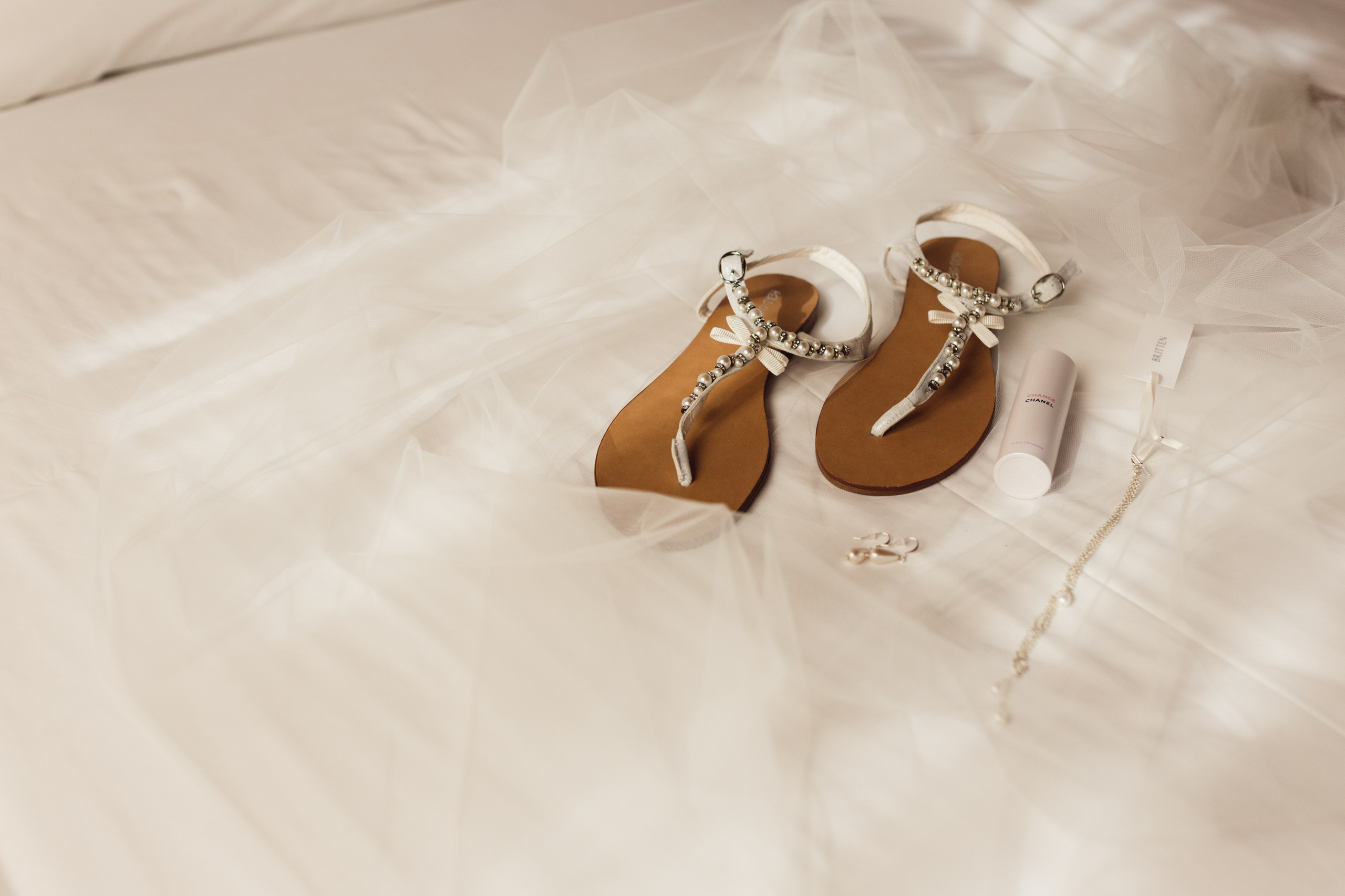 Aaron & Beata, Crete. Denny Savon — Photographer in Santorini | Weddings, Love Stories & Flying Dress