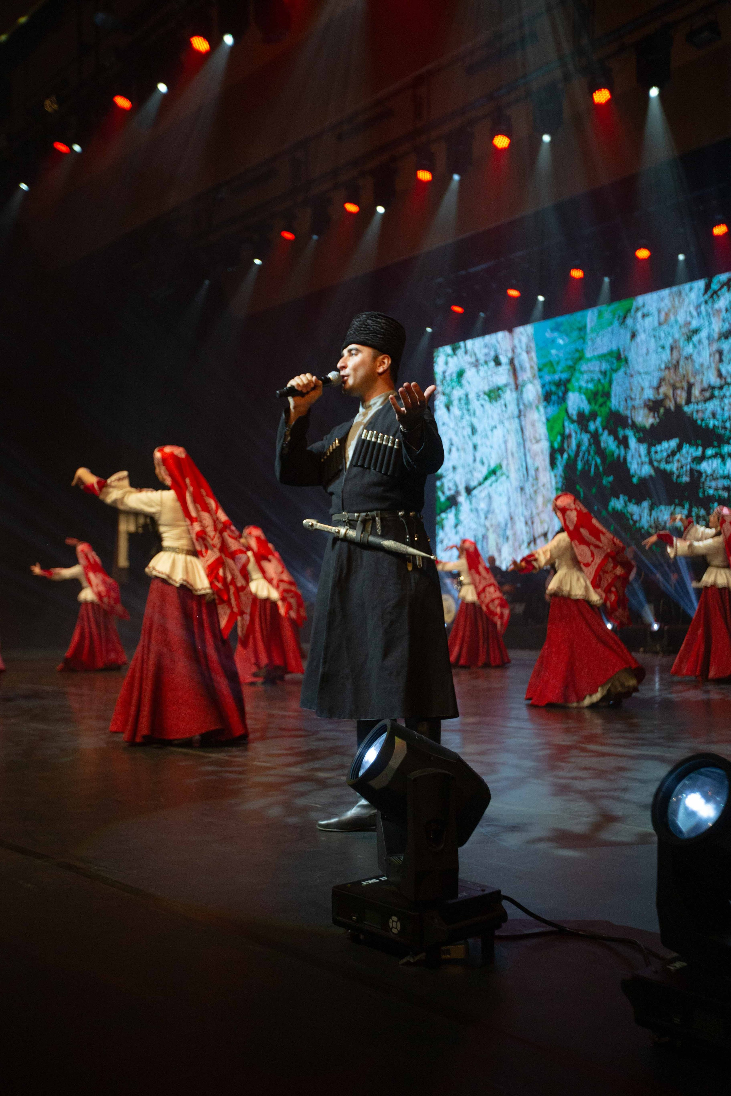 STATE DANCE ENSEMBLE. Wedding&Event photographer Ismail Rzayev in Baku