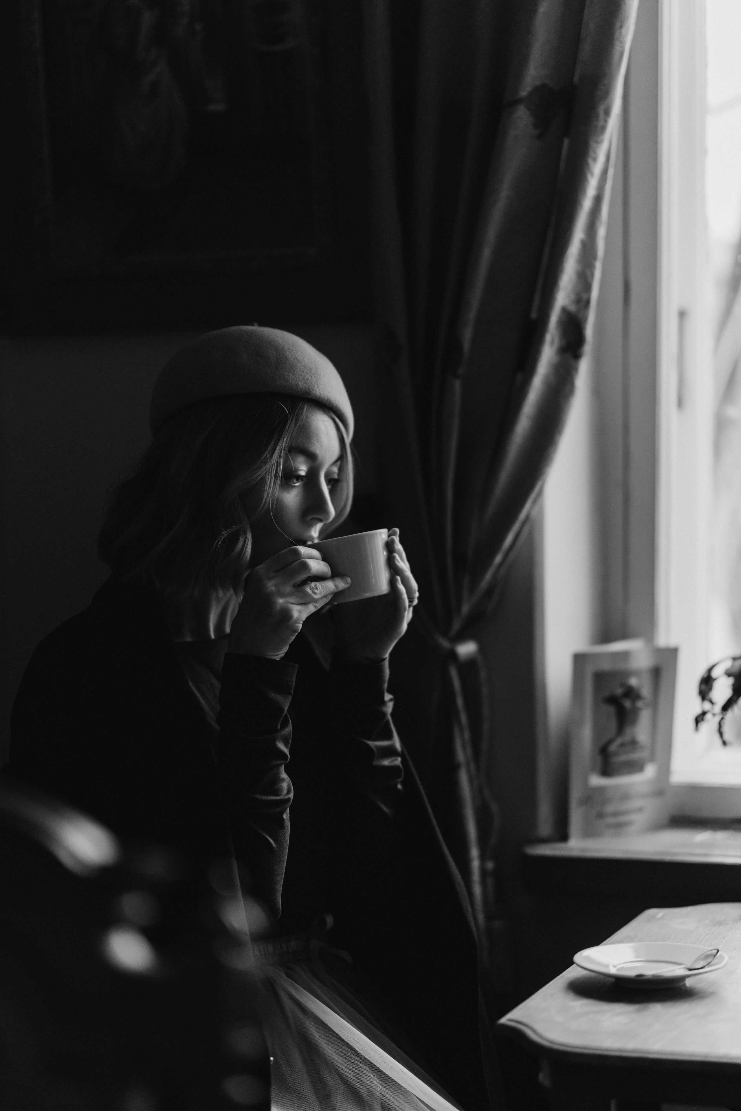 Woman phoshoot. Wedding and potrait photographer in Helsinki Vickan O