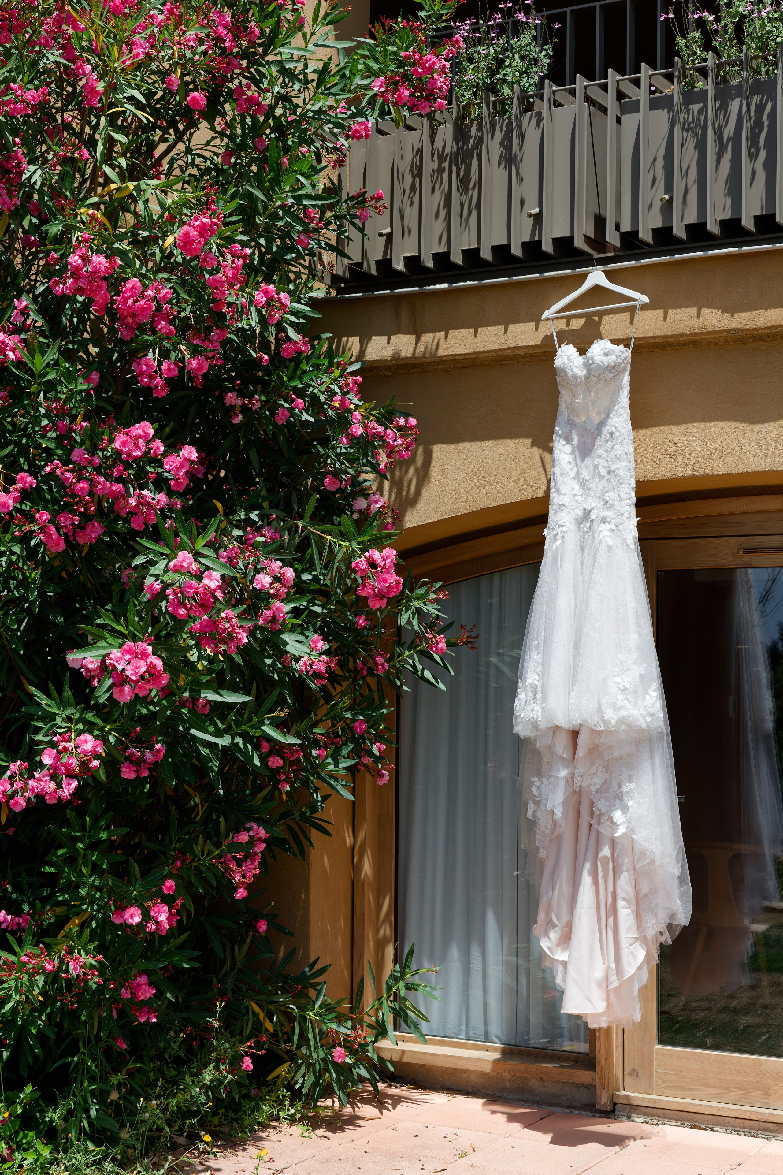 Wedding at Château L’Hospitalet in Narbonne, France. Destination Wedding Photographer — Nikita Burtsev