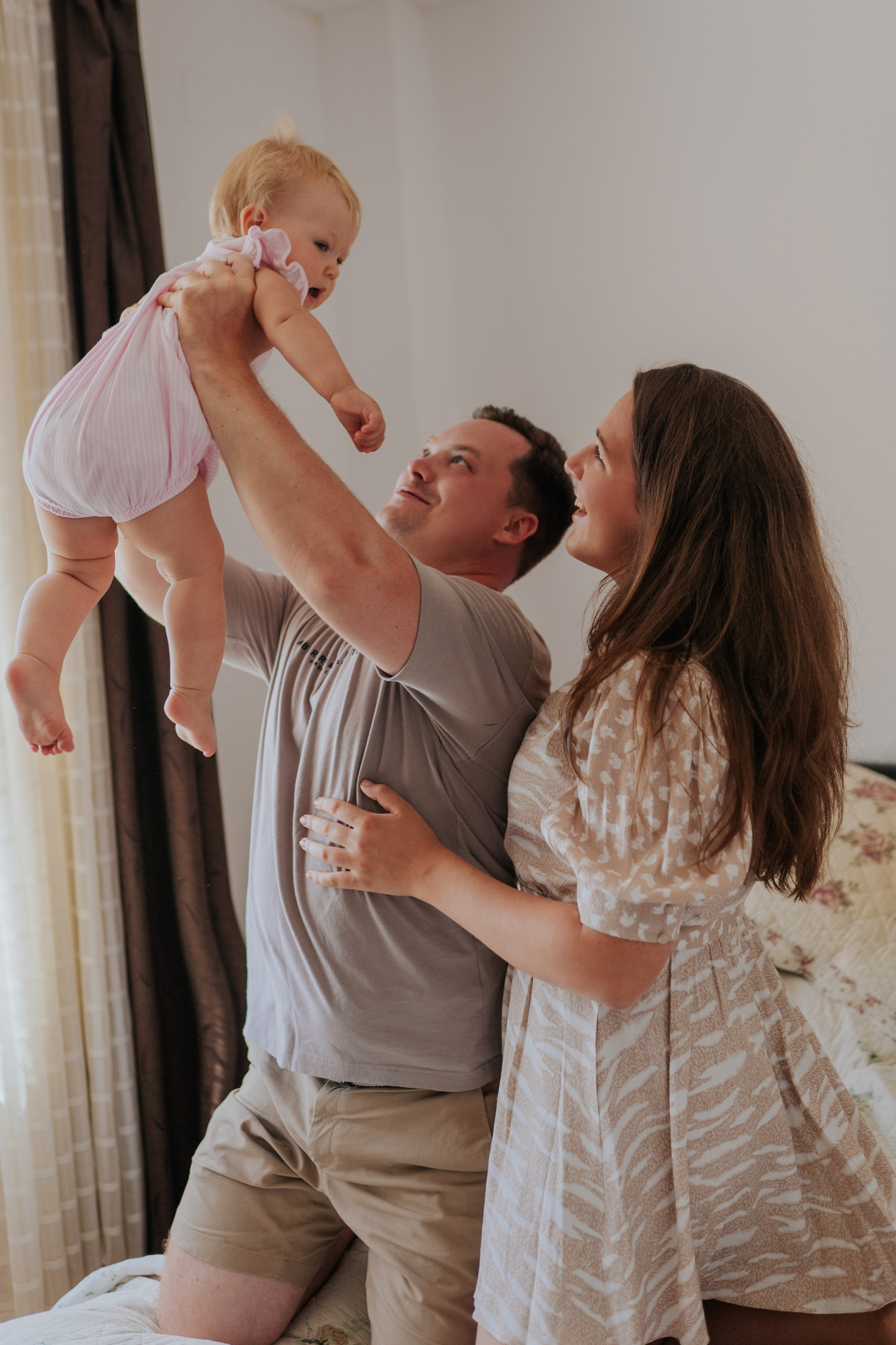 Family in Cambris. DiaFoto — Wow Photographer in Barcelona | Premium Barcelona Photoshoot Experience