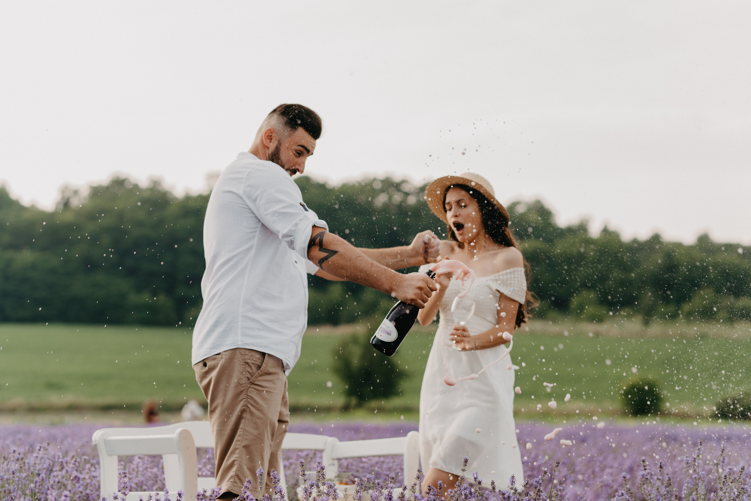 Hand in Hand. Fotograf Katowice – sesje indywidualne, rodzinne, ślubne