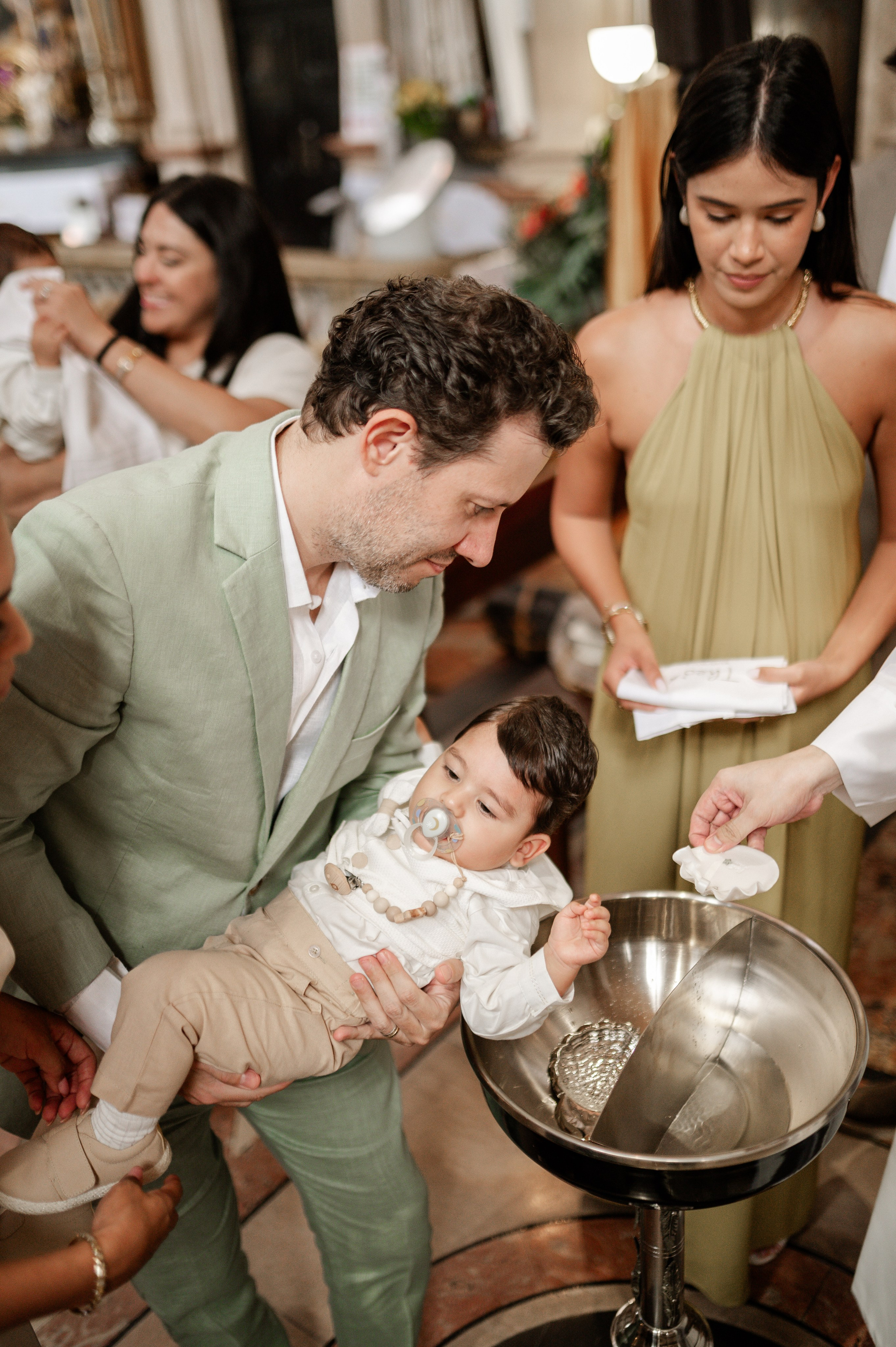 Фотосъёмка крестин — тёплые и значимые моменты. Ваш фотограф в Лиссабоне — Анна Белова