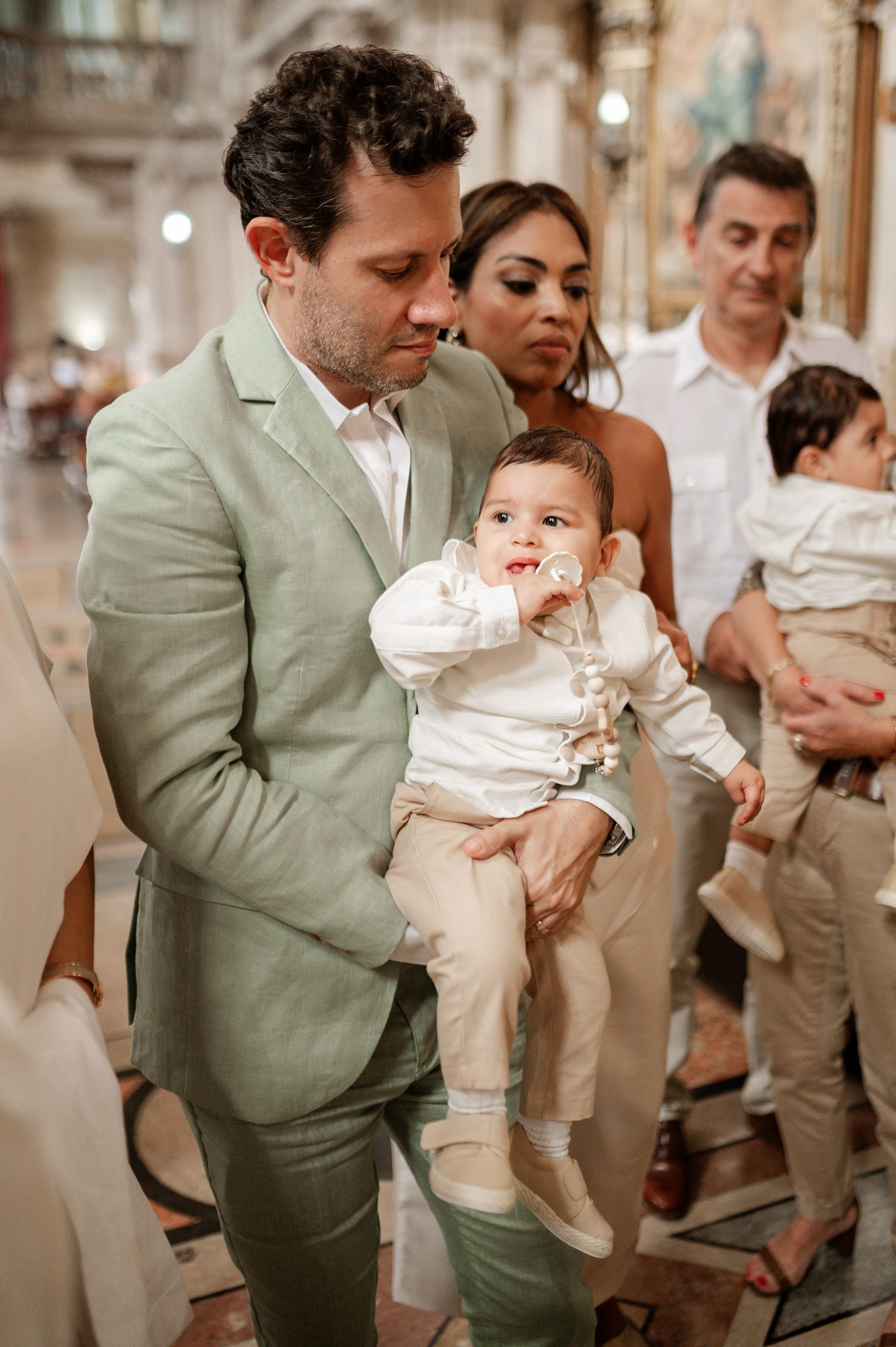 Фотосъёмка крестин — тёплые и значимые моменты. Ваш фотограф в Лиссабоне — Анна Белова