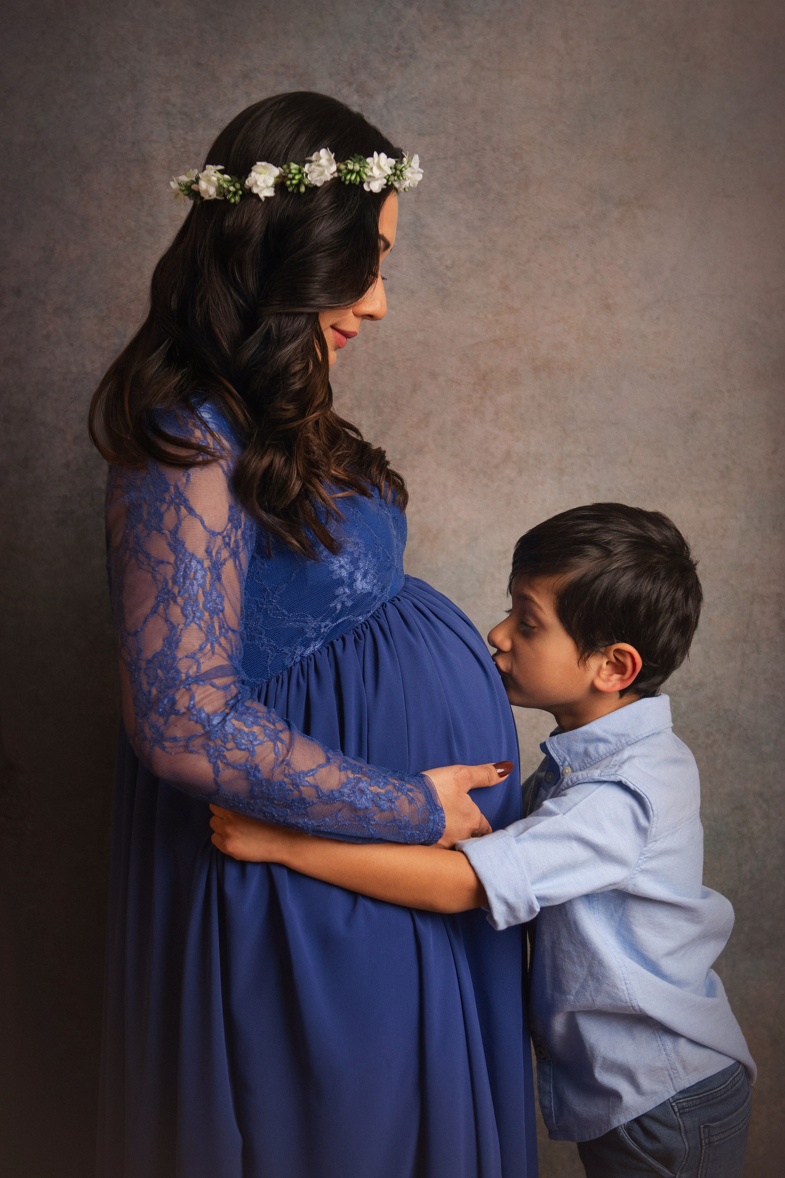 FAMILY / MATERNITY. Ottawa Newborn and Baby Newborn Photographer Elena Helali
