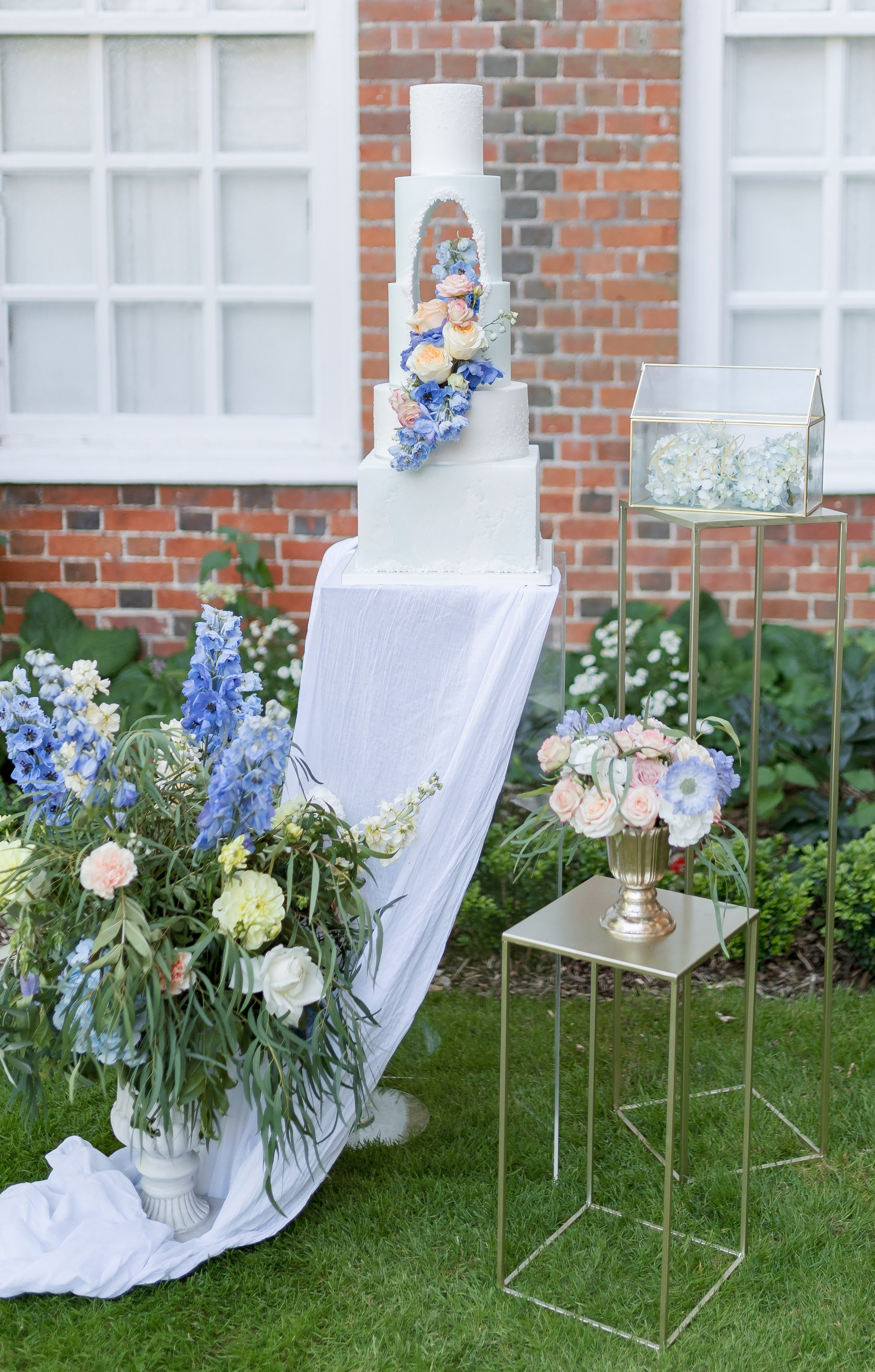 Regal Romance | Editorial Photoshoot at Gosfield Hall, London Estat. YES I DO PRODUCTION — Wedding photography&videography