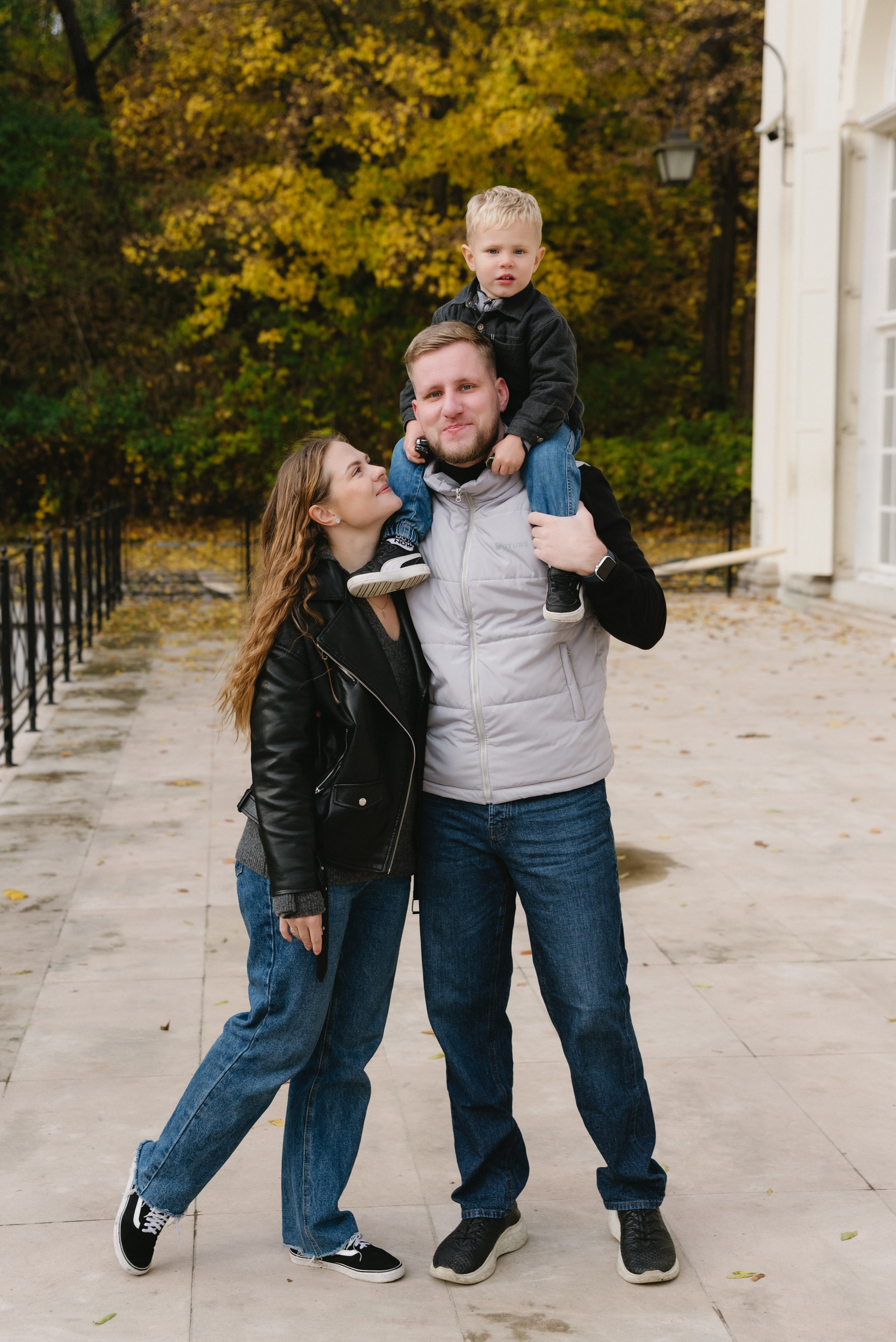 Sesja rodzinna Hanna, Vlad & Matvei. Eugene Save – Fotograf Ślubny i Rodzinny | Warszawa i Cała Polska